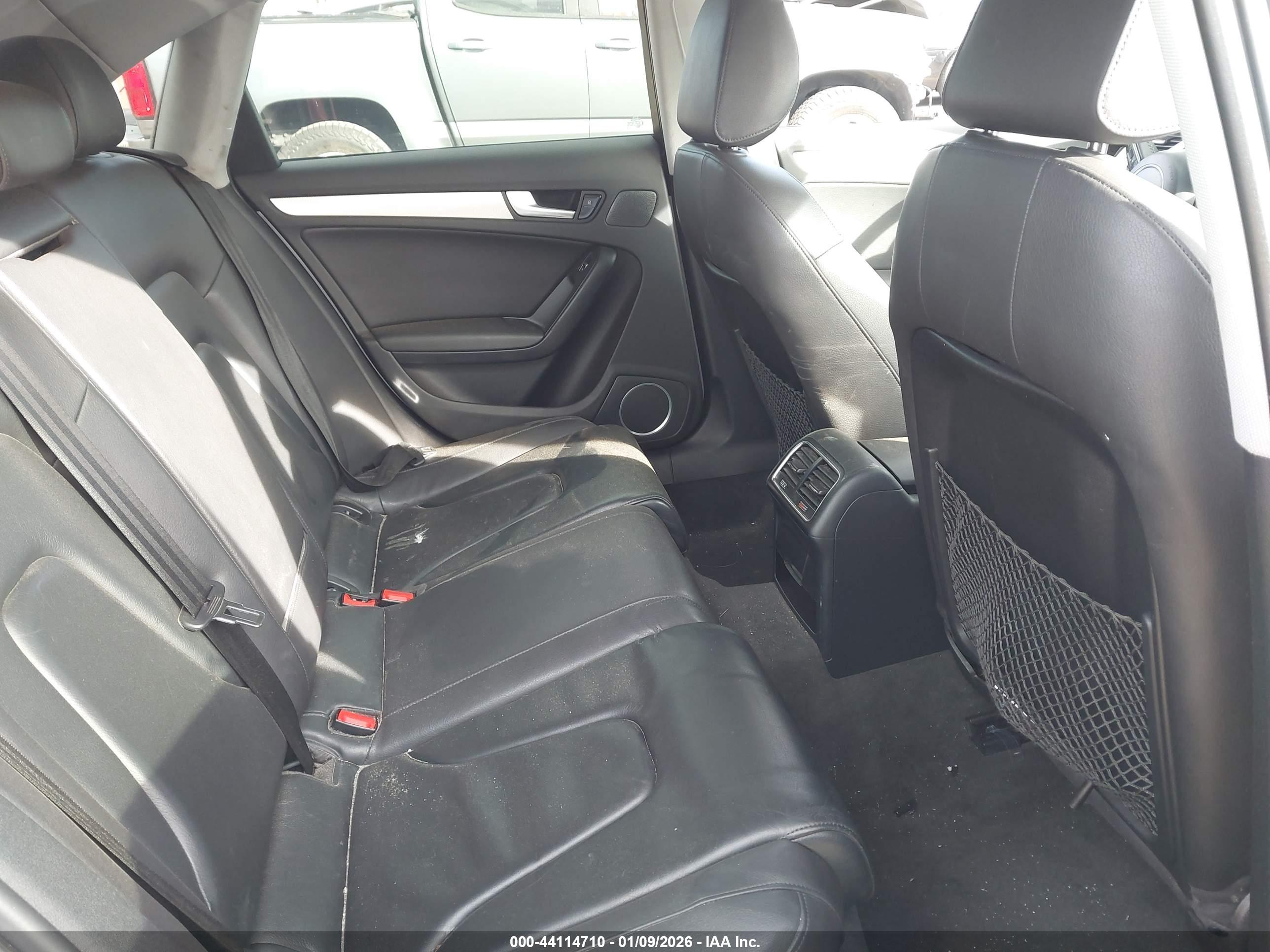 AUDI A4 image 8