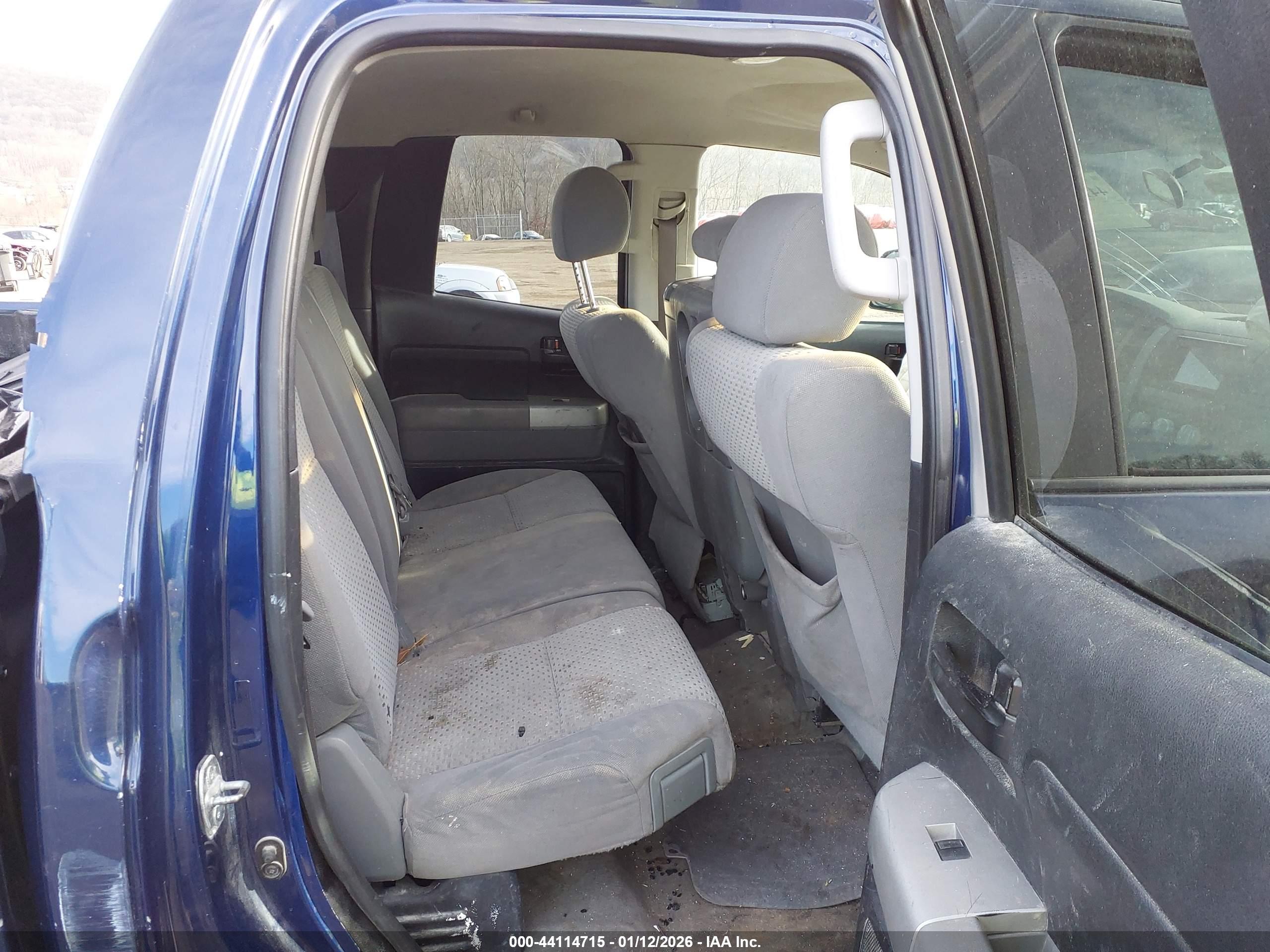 TOYOTA TUNDRA image 8