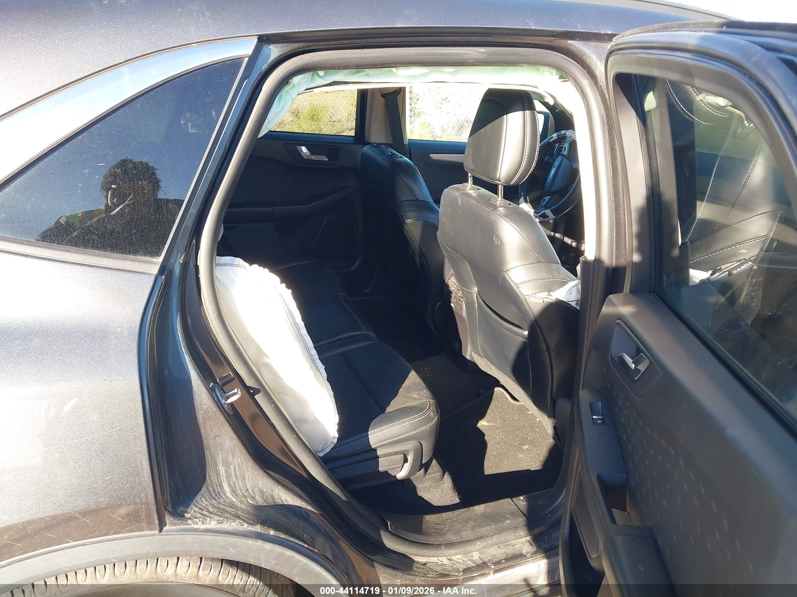 FORD ESCAPE image 8
