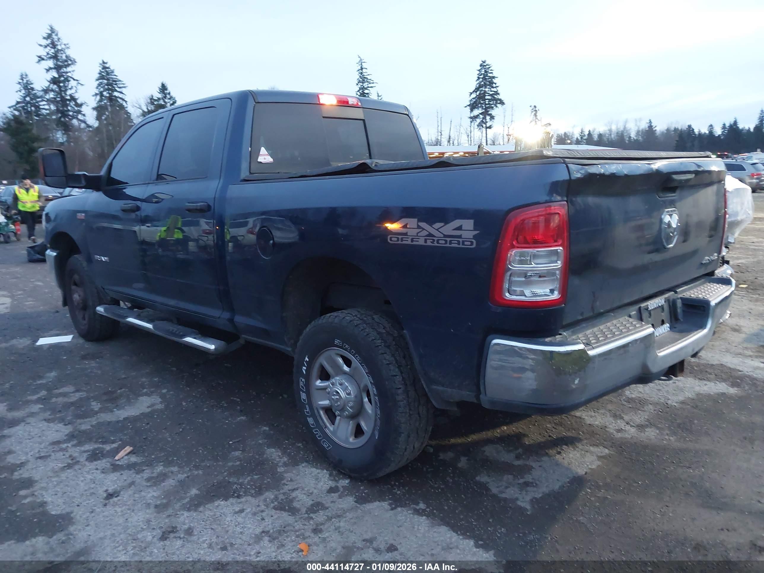 RAM 2500 image 3