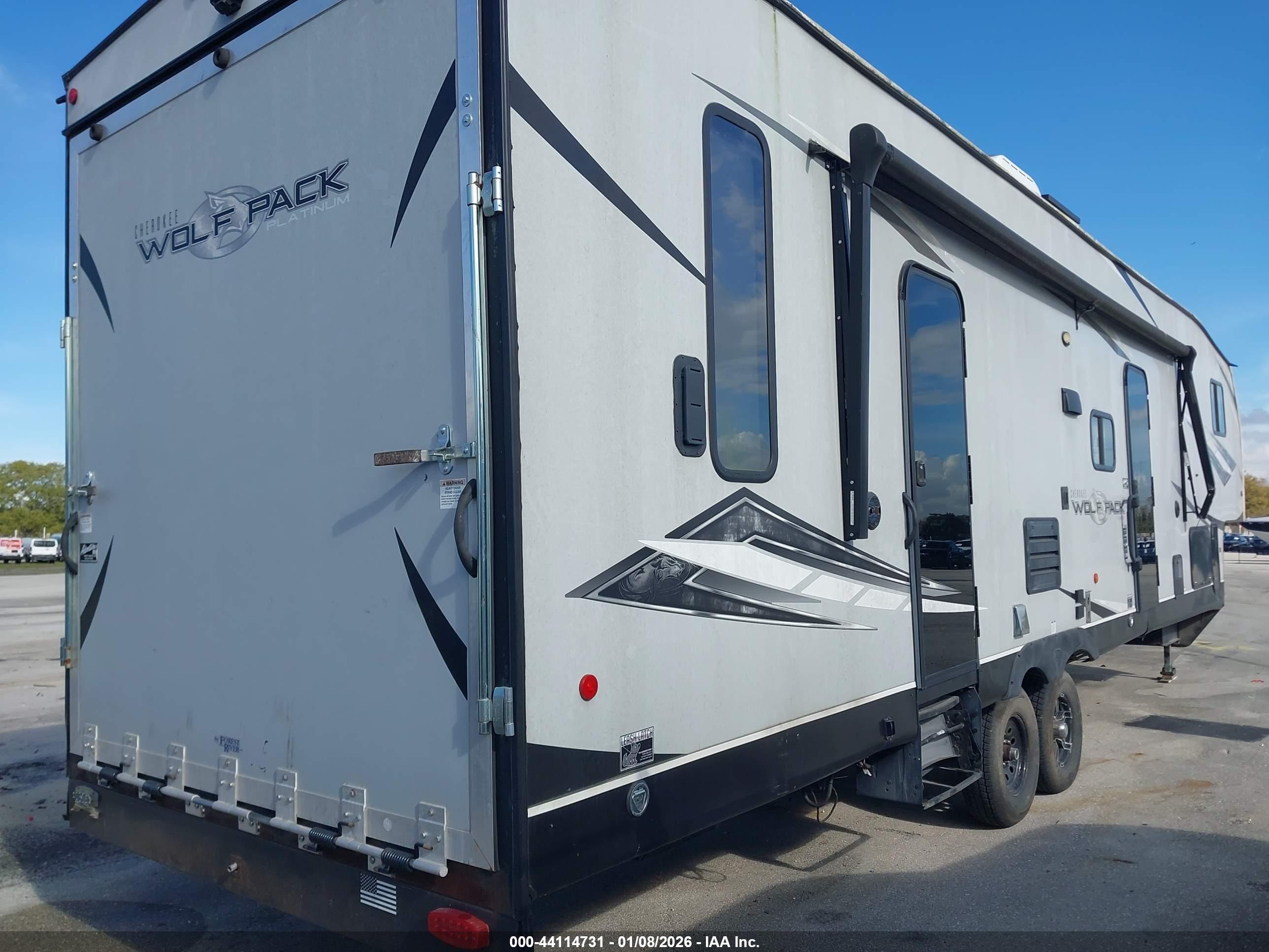 WOLFPACK RV image 4