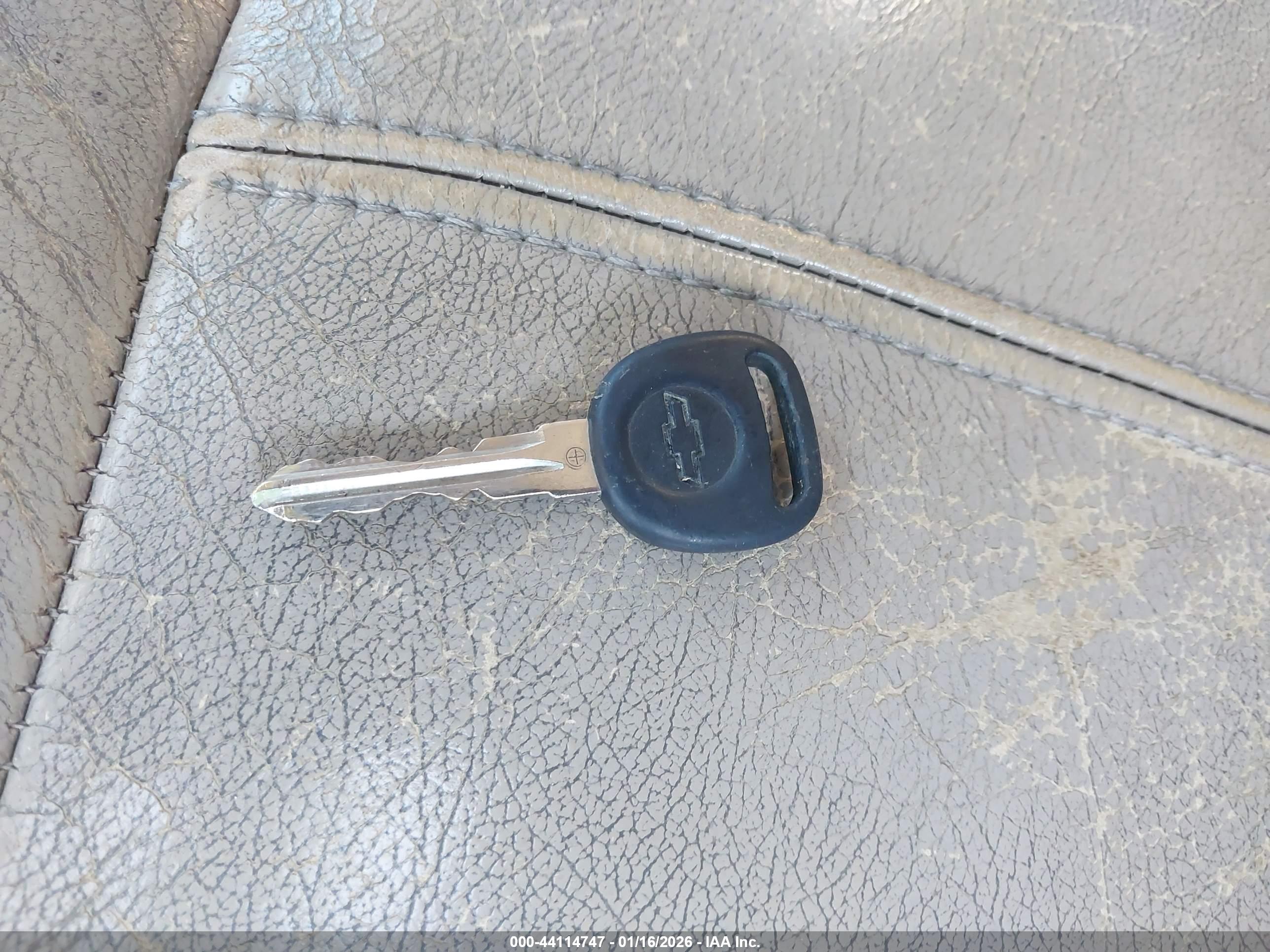 CHEVROLET SILVERADO image 11