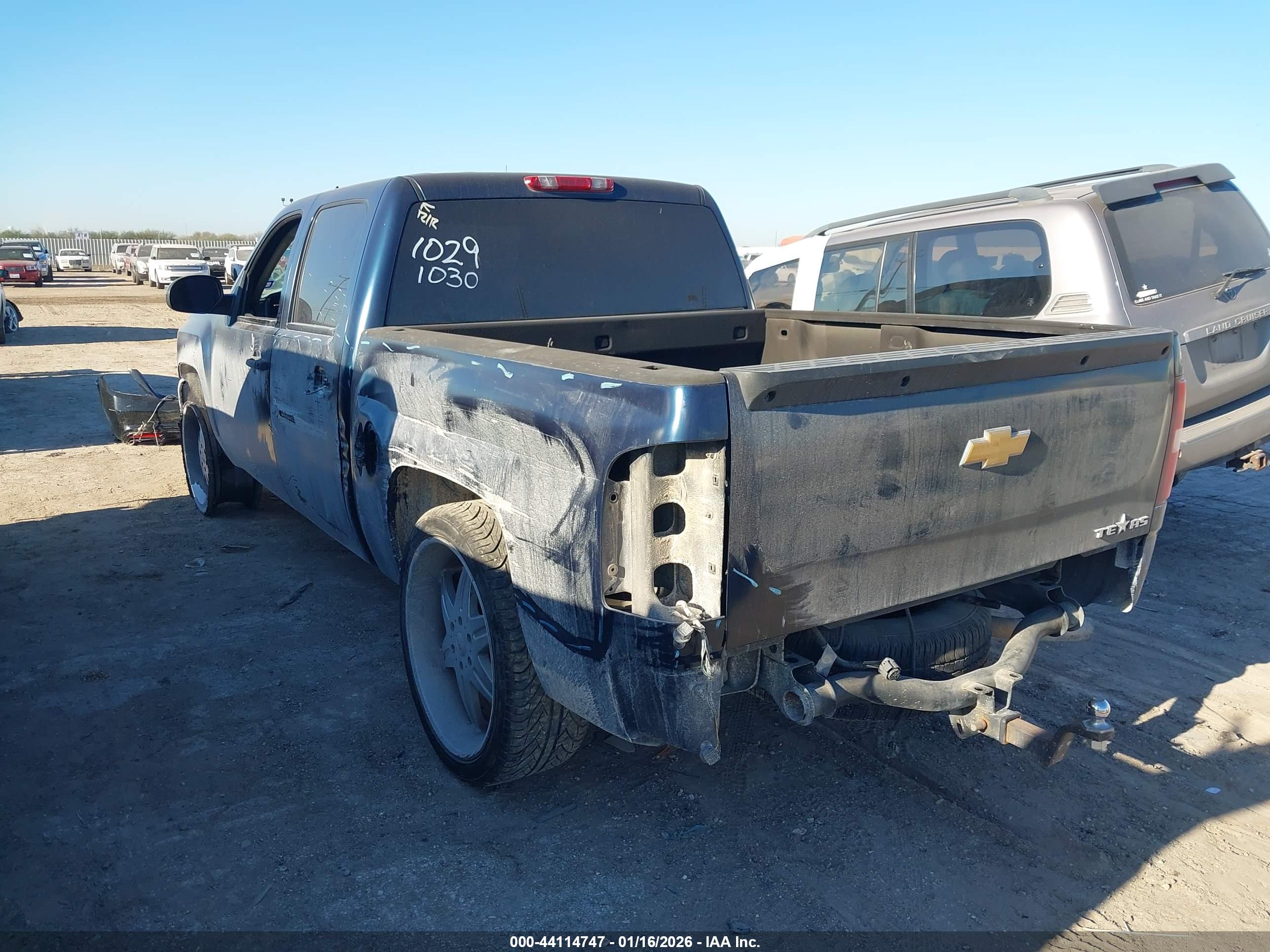 CHEVROLET SILVERADO image 3