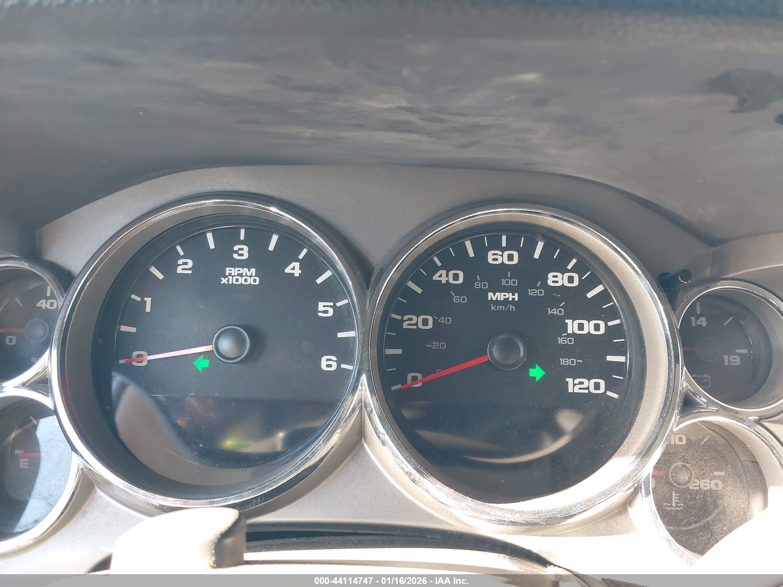 CHEVROLET SILVERADO image 7