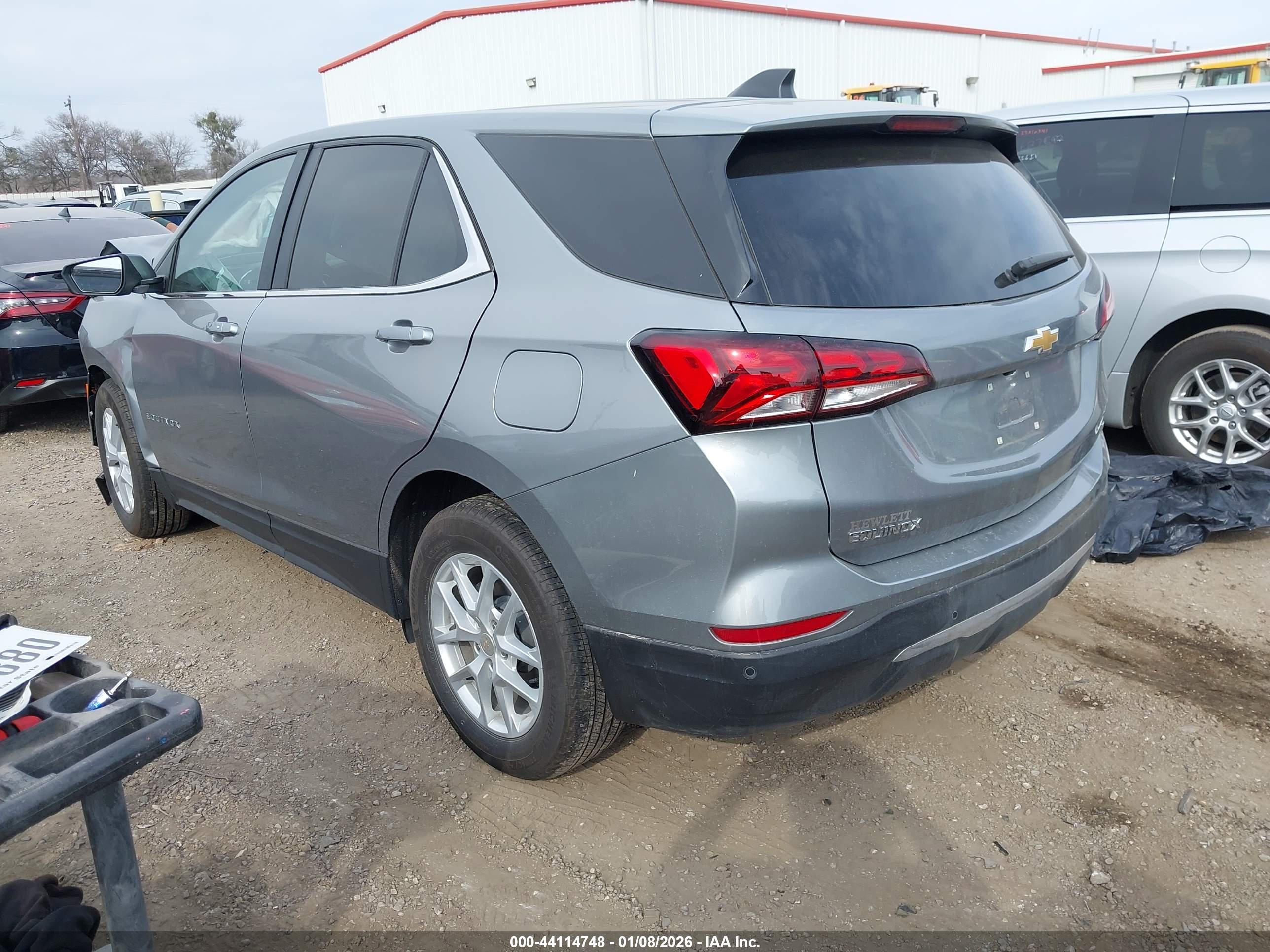 CHEVROLET EQUINOX image 3