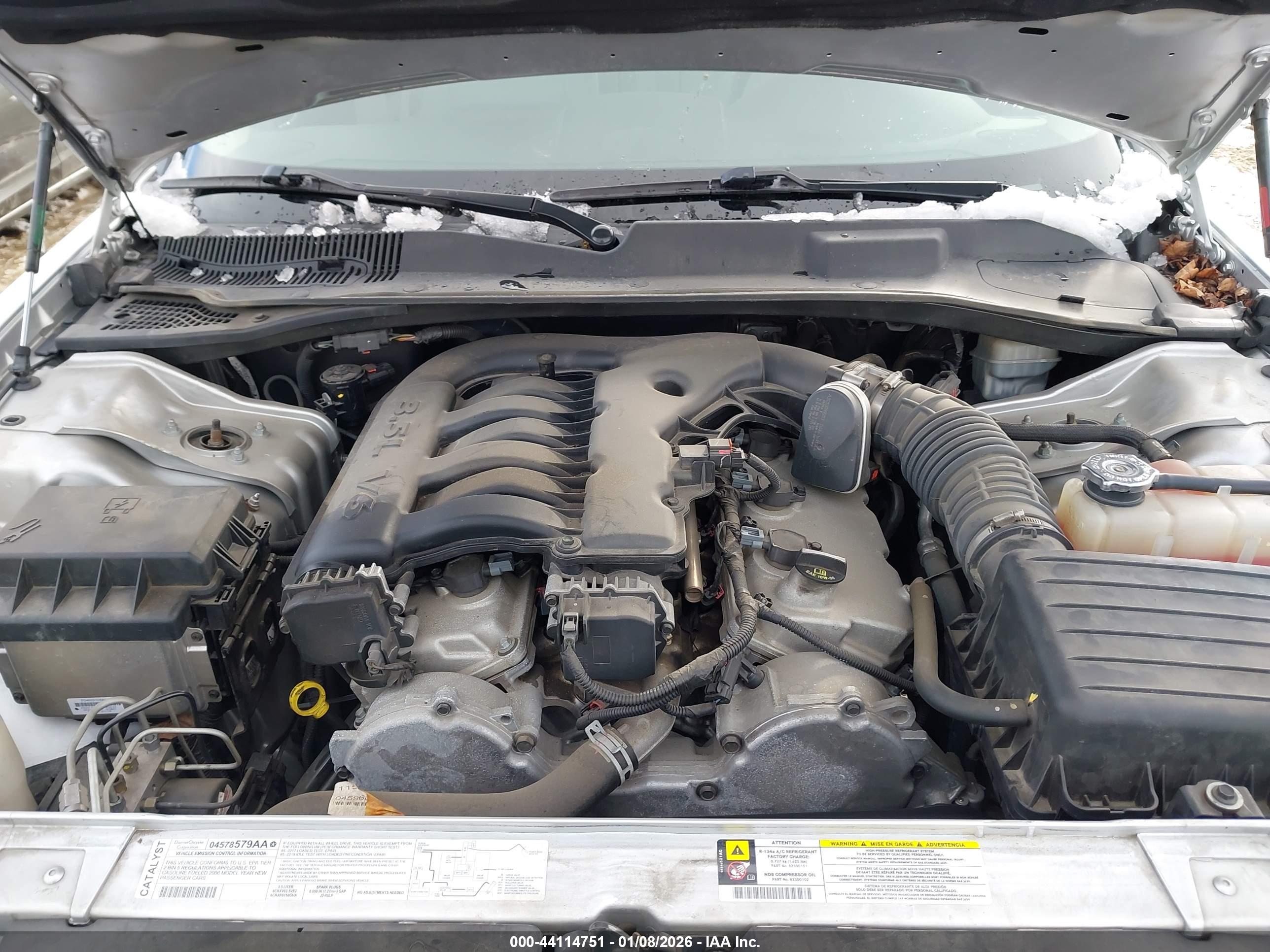 CHRYSLER 300 image 10