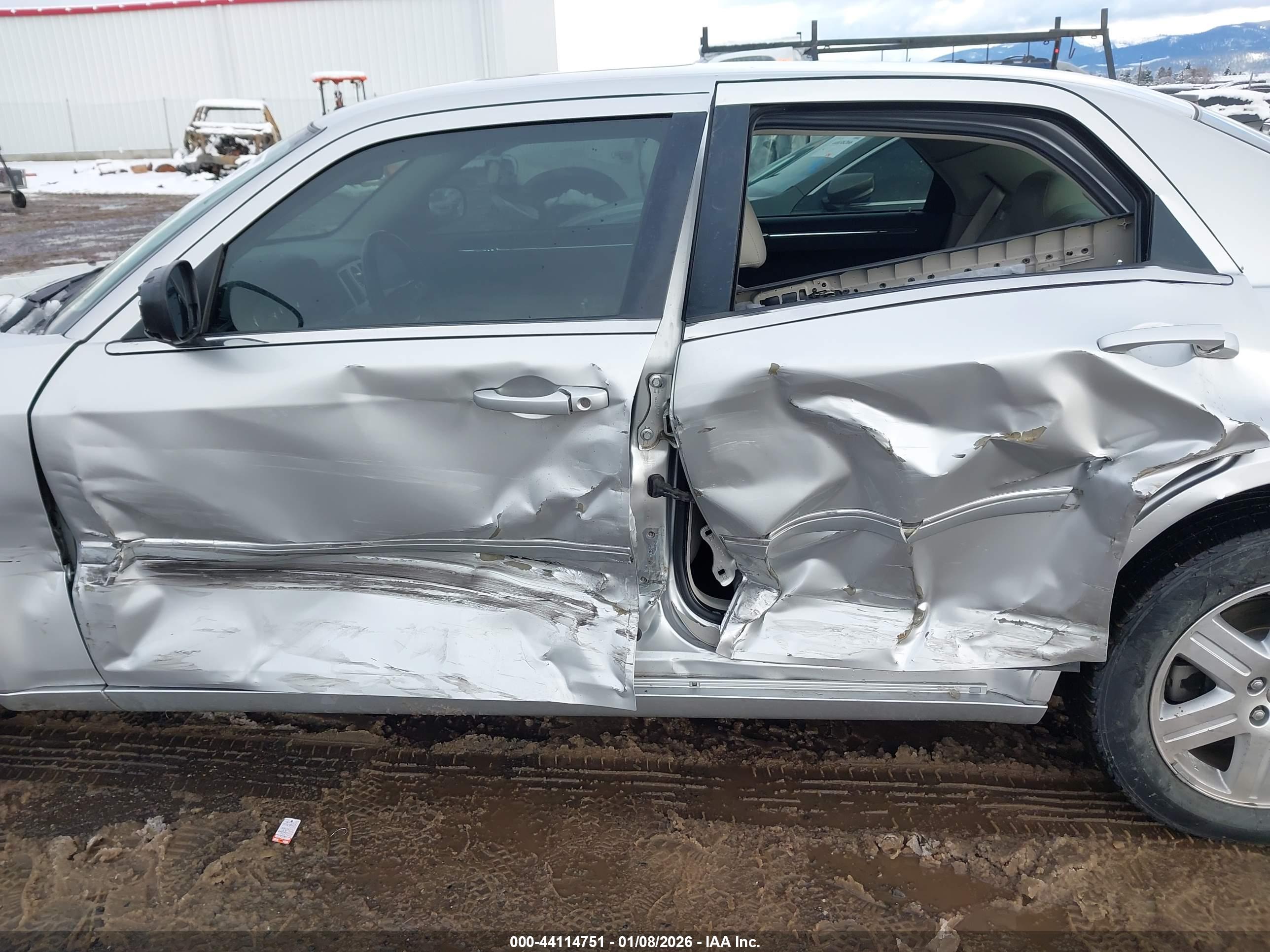 CHRYSLER 300 image 6