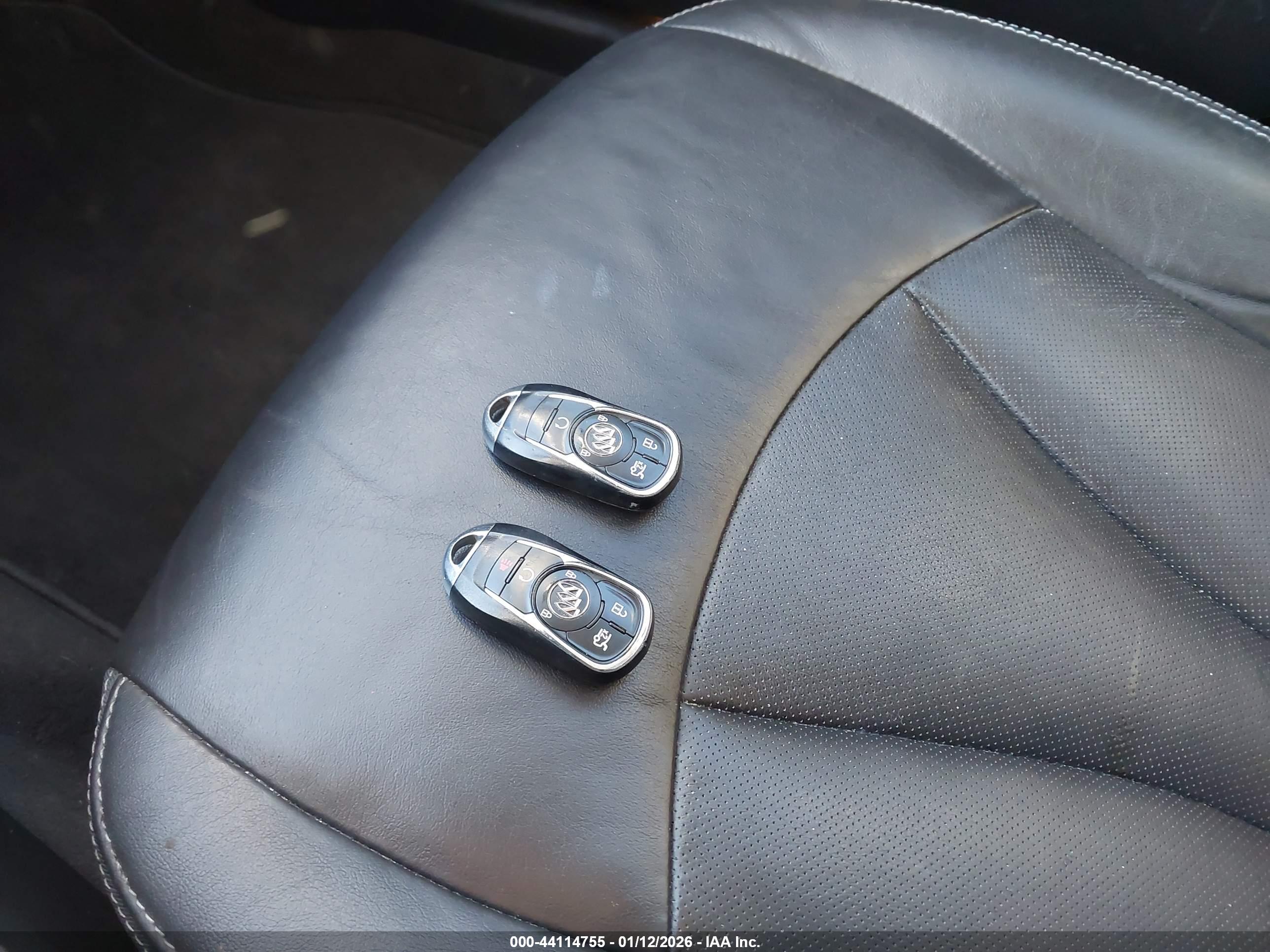 BUICK LACROSSE image 11