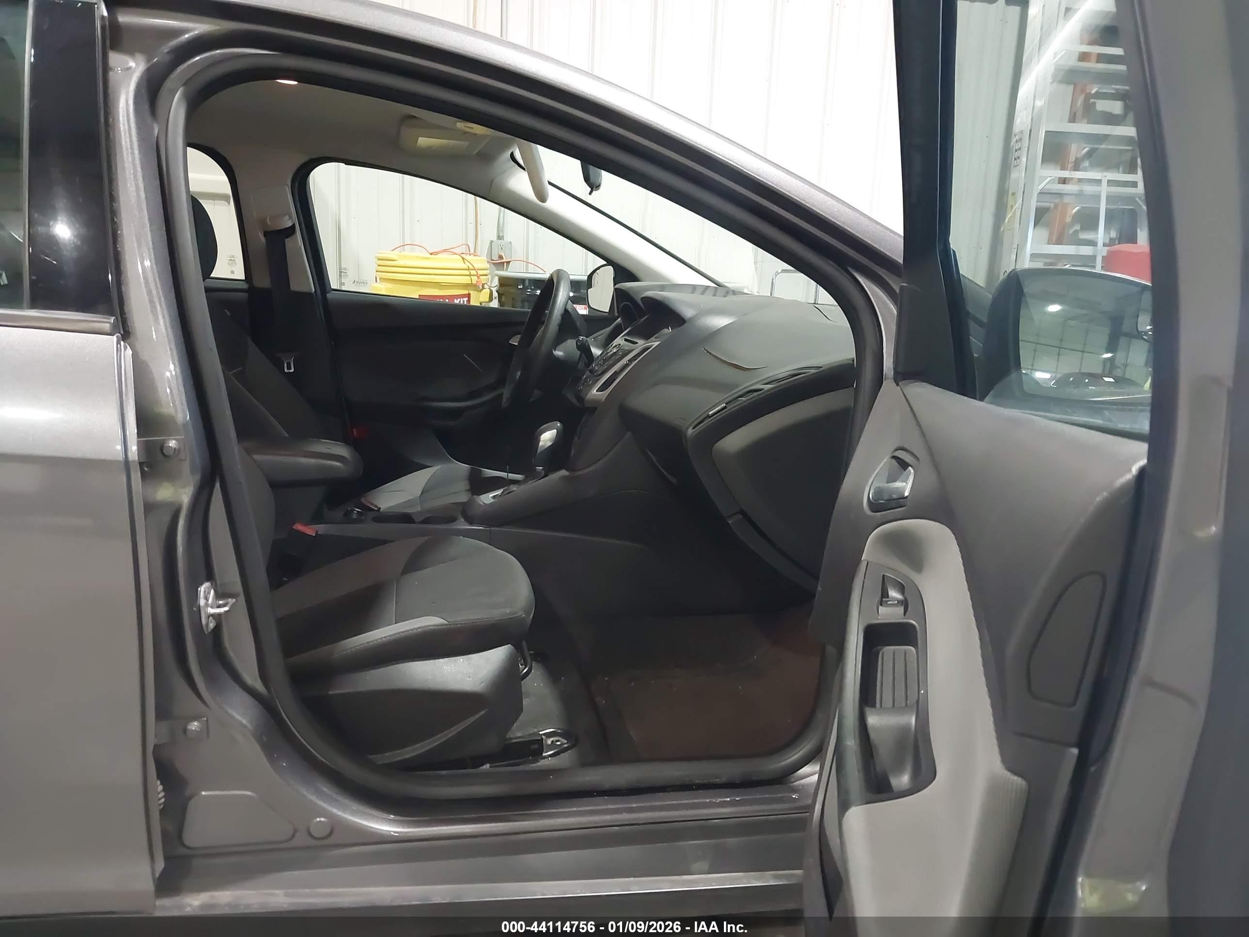 FORD FOCUS image 5