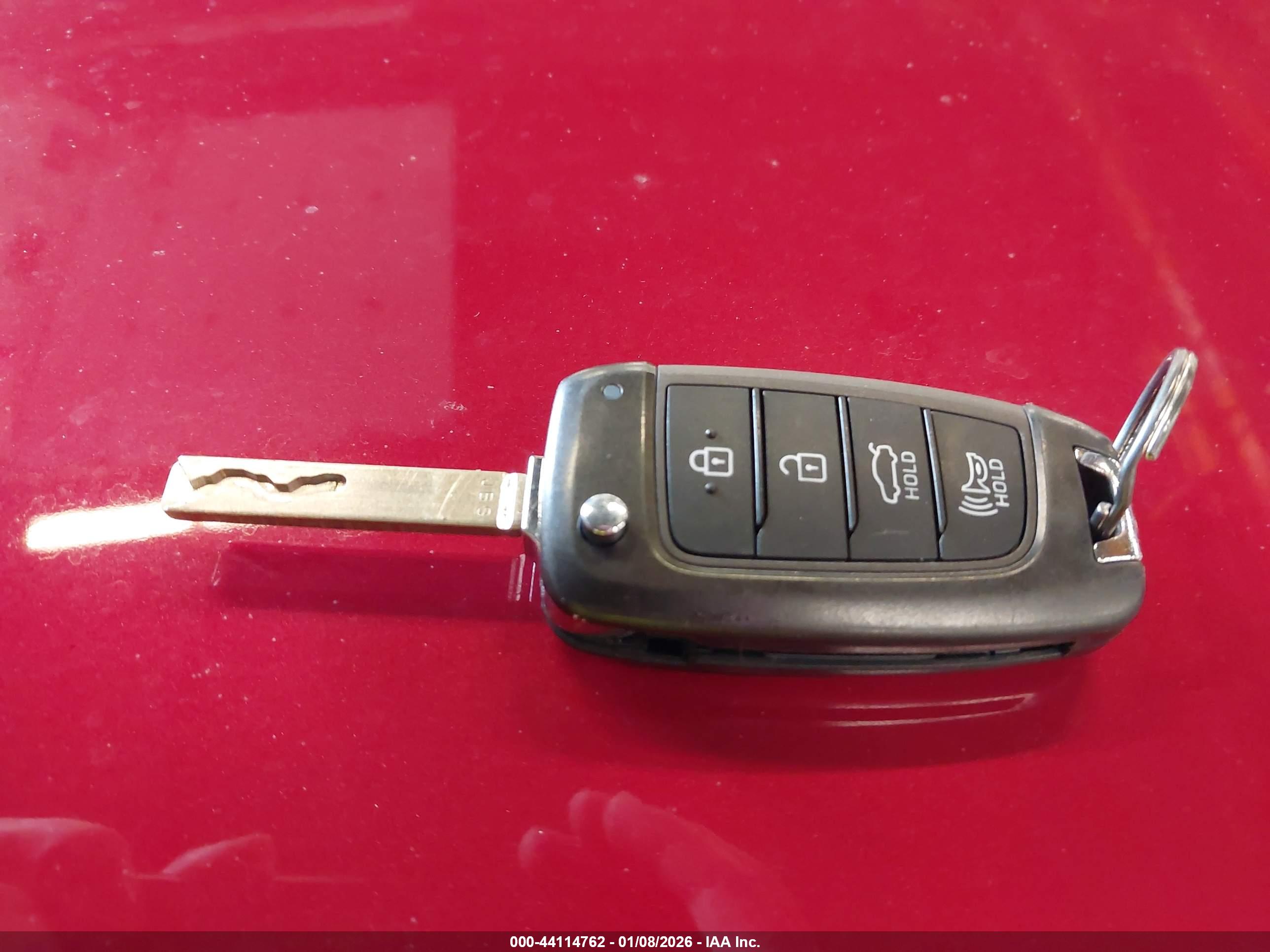 HYUNDAI ELANTRA image 11