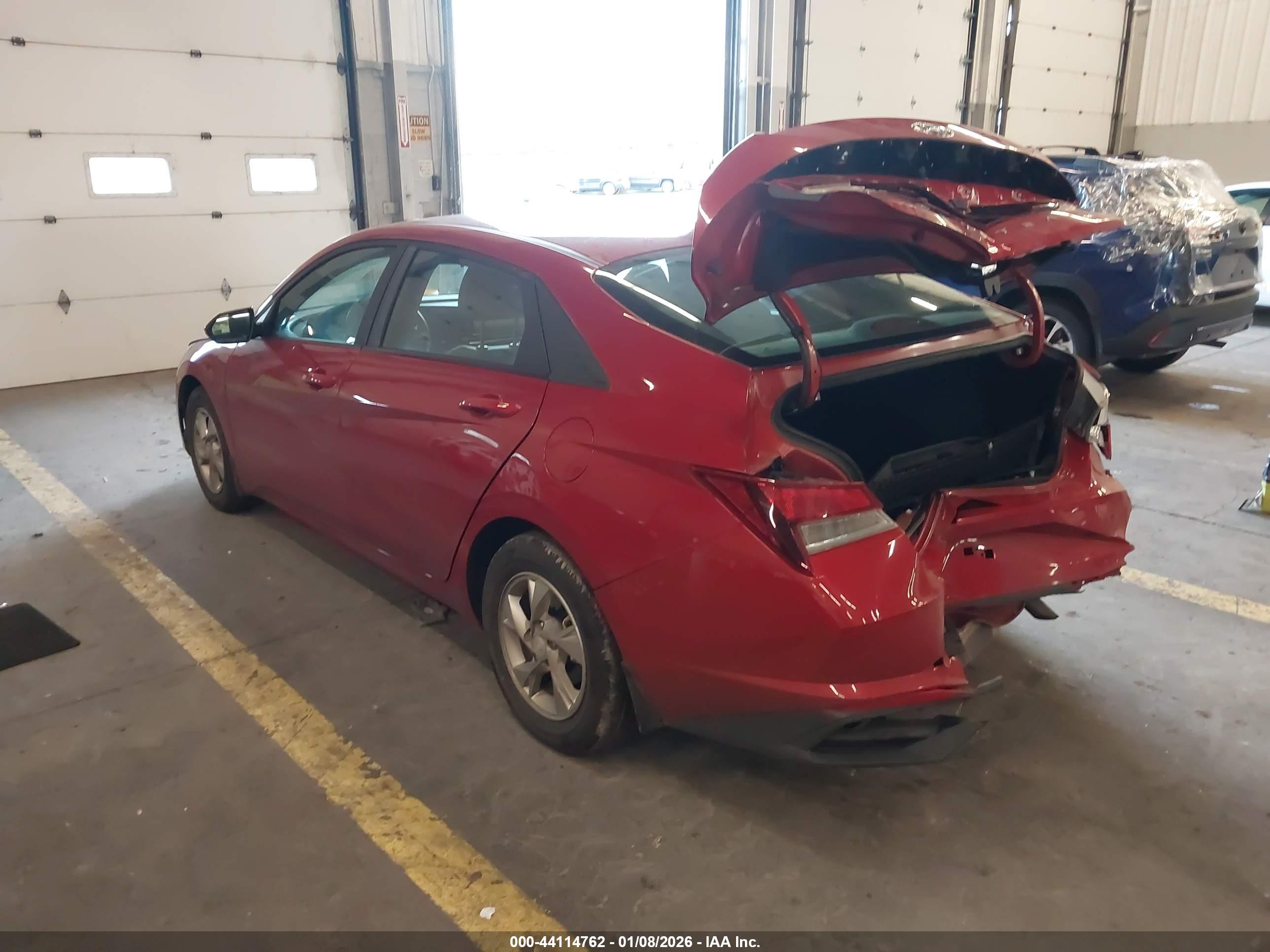 HYUNDAI ELANTRA image 3