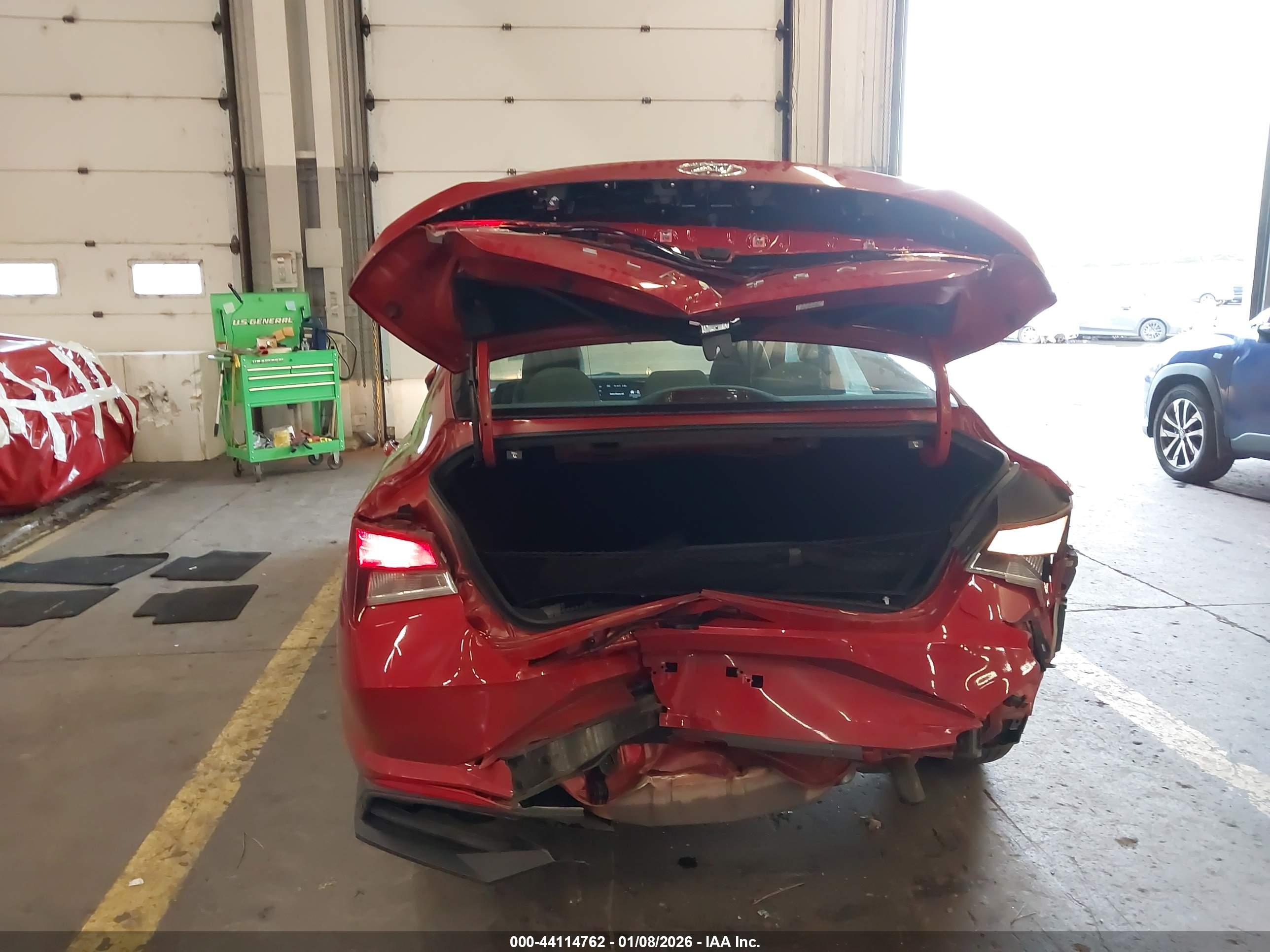 HYUNDAI ELANTRA image 6