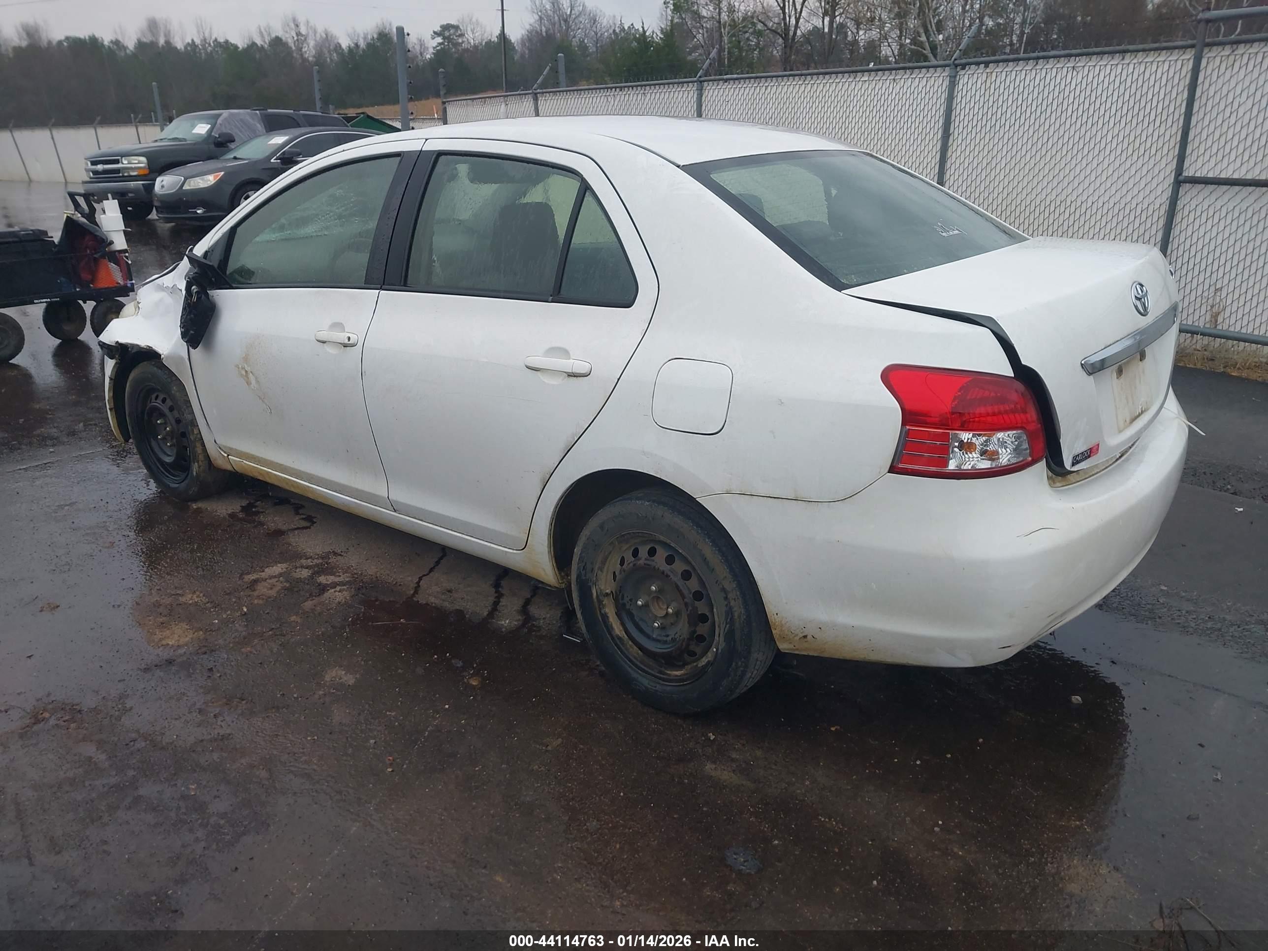 TOYOTA YARIS image 3