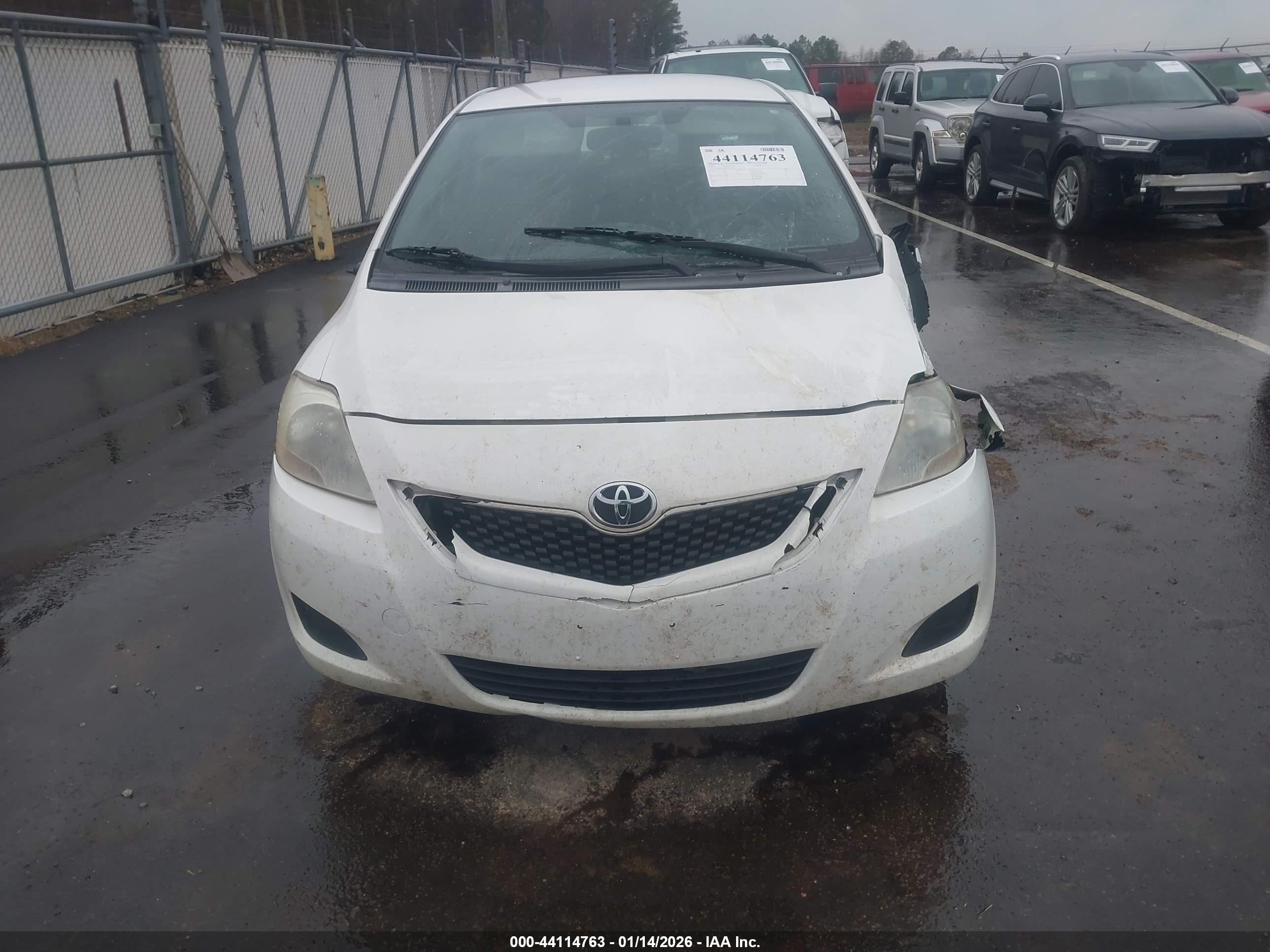 TOYOTA YARIS image 6