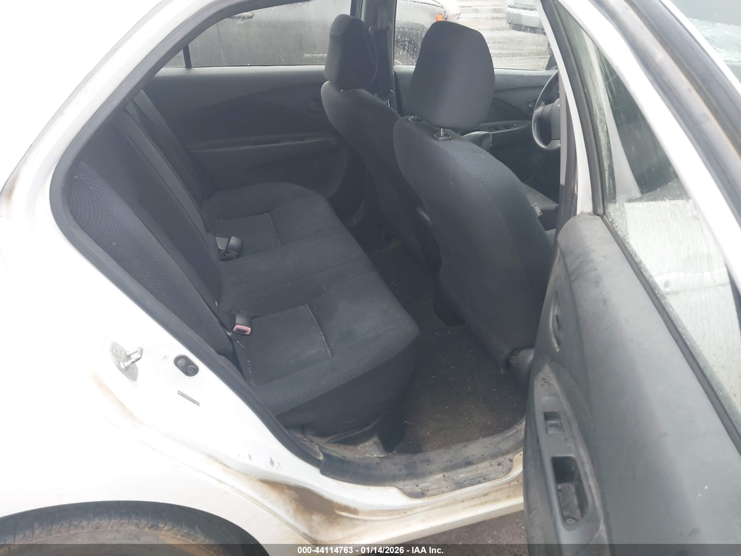TOYOTA YARIS image 8