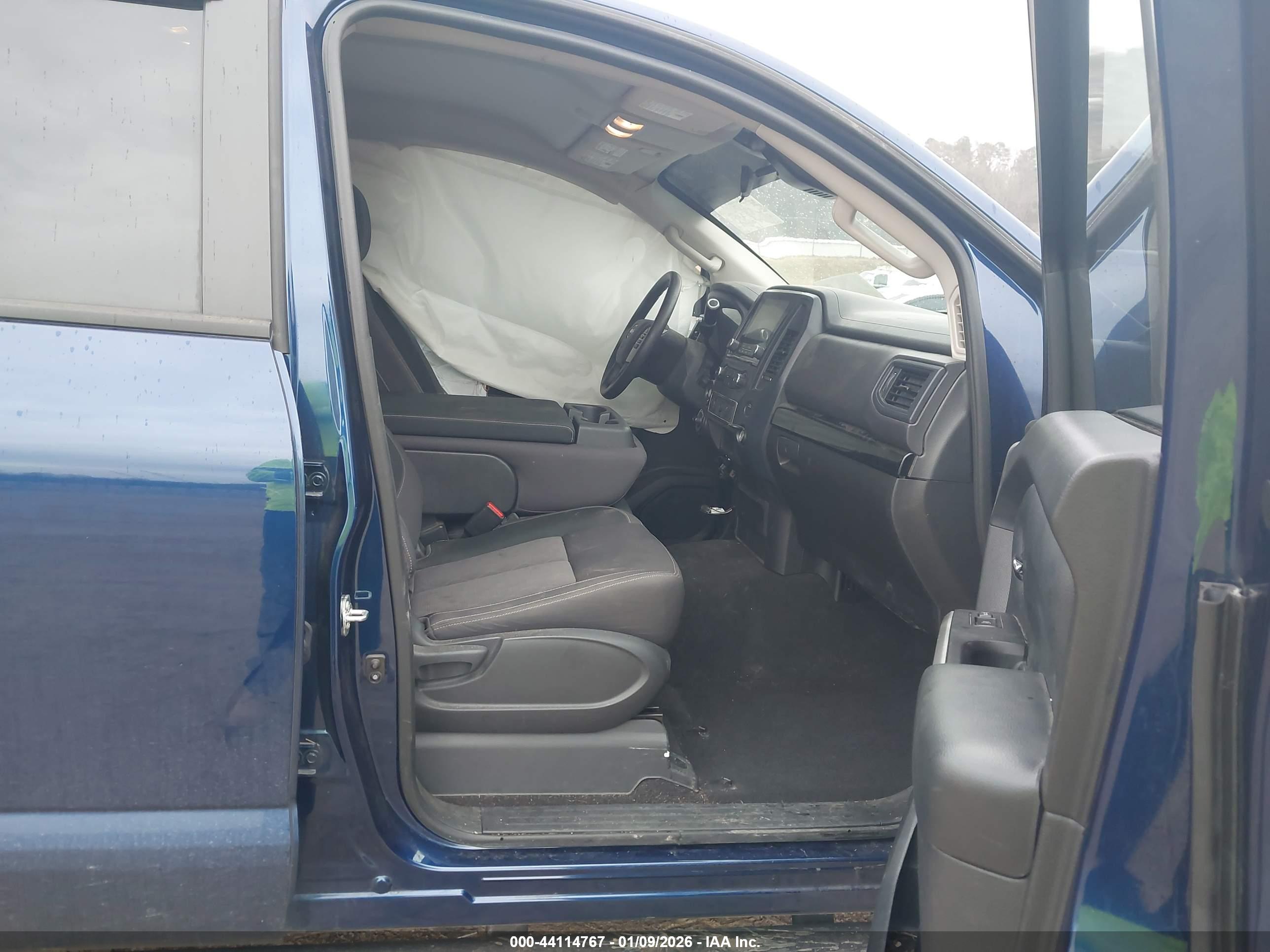 NISSAN TITAN image 5