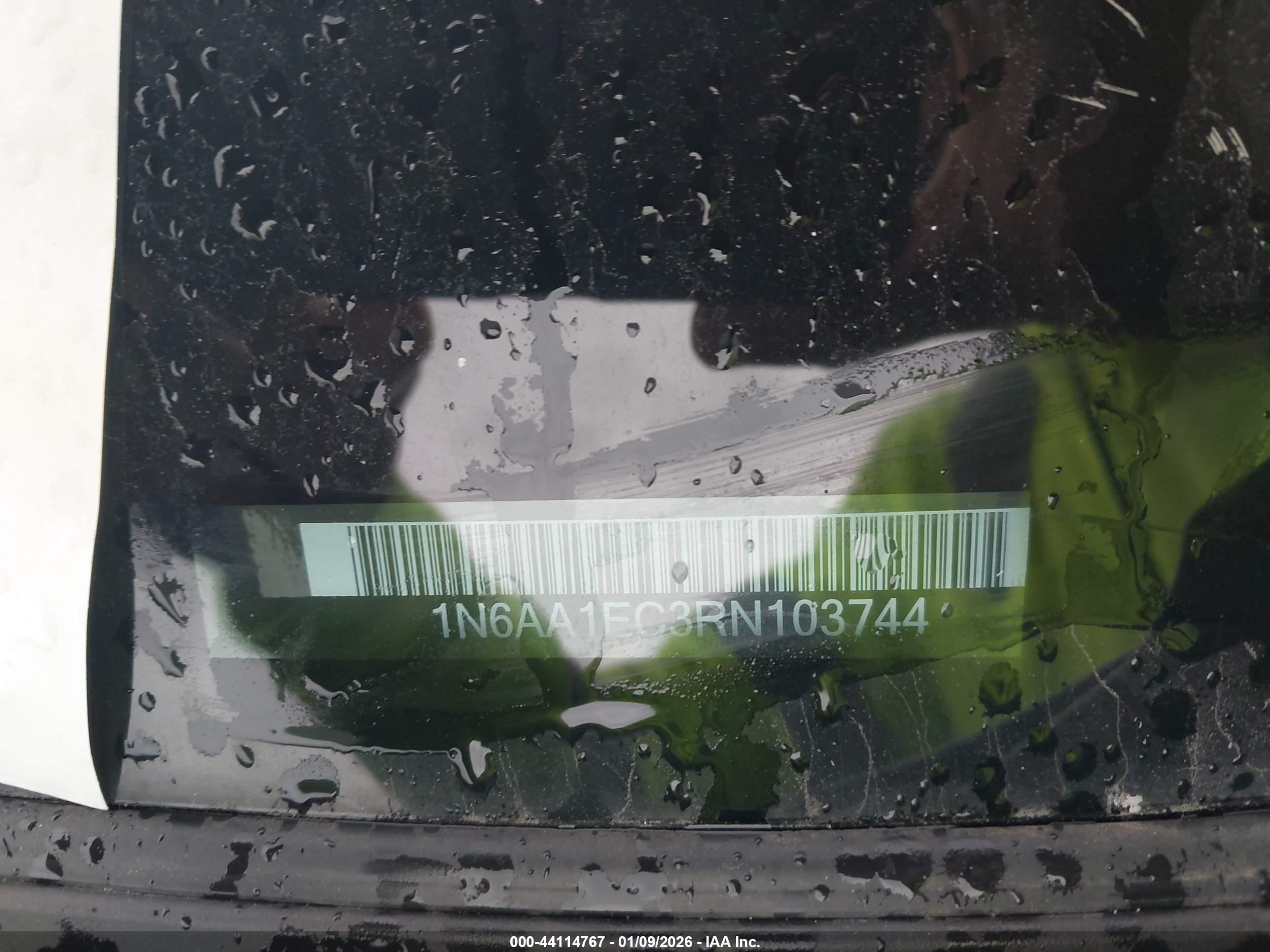 NISSAN TITAN image 9