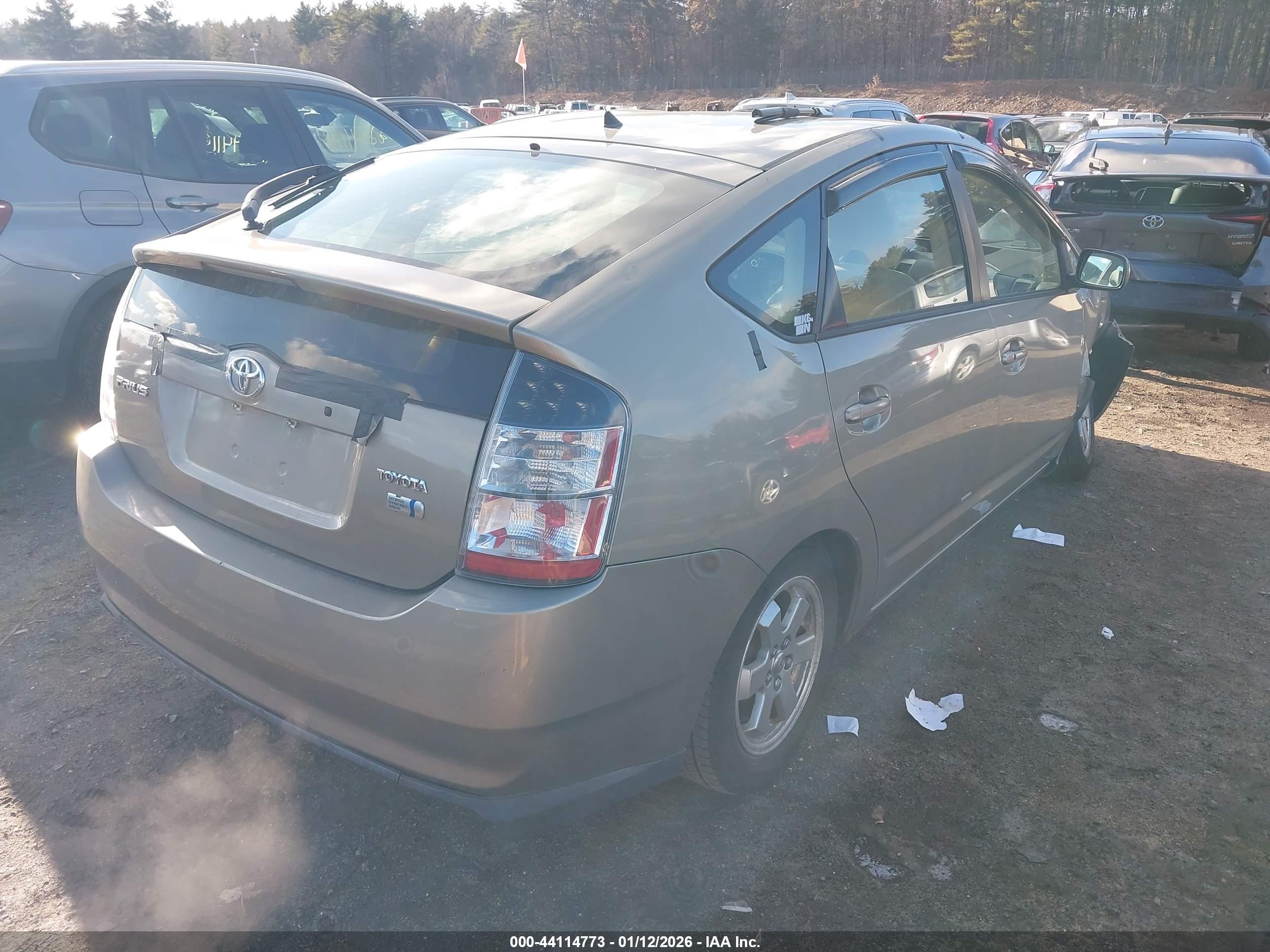 TOYOTA PRIUS image 4