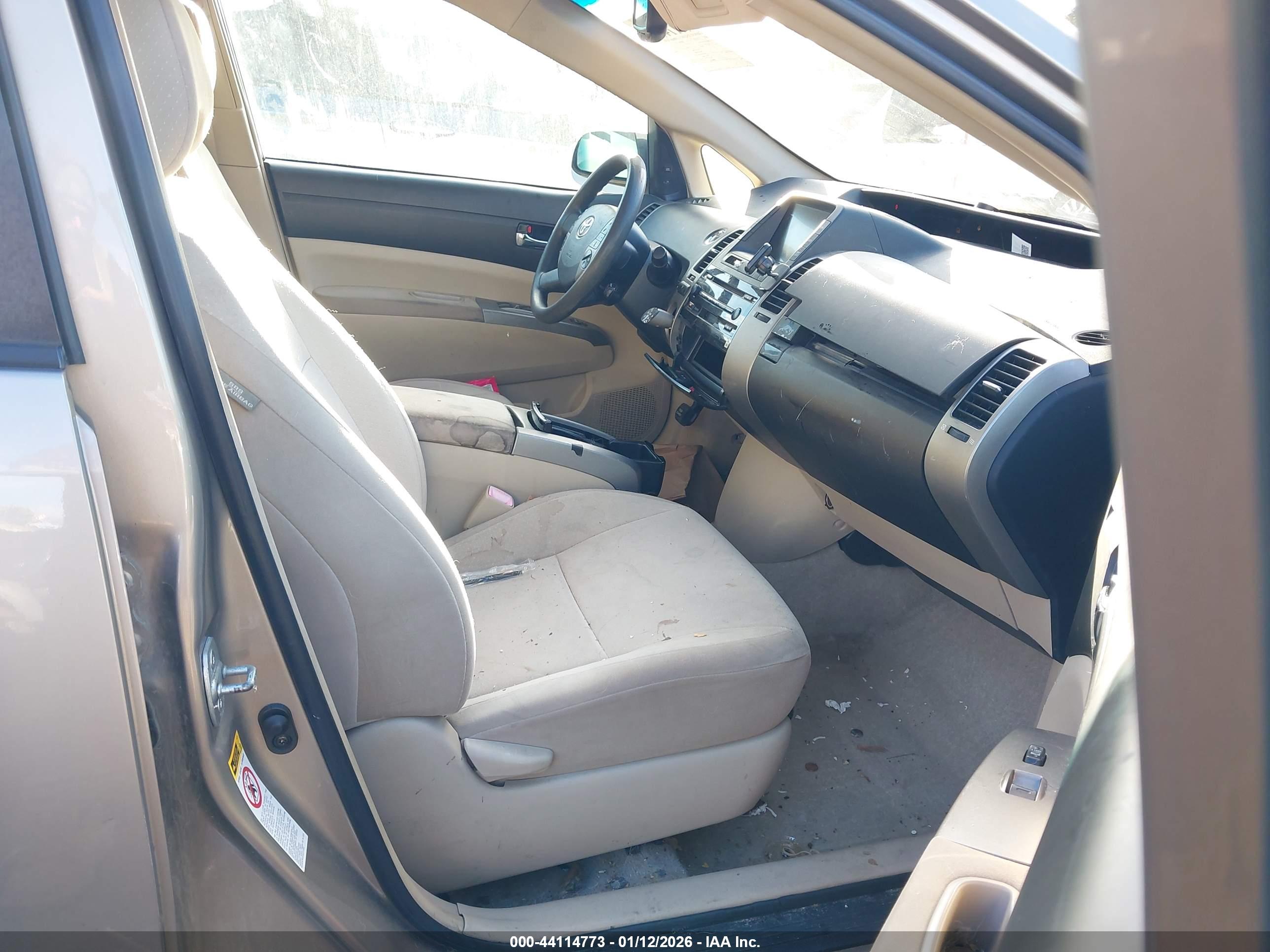 TOYOTA PRIUS image 5