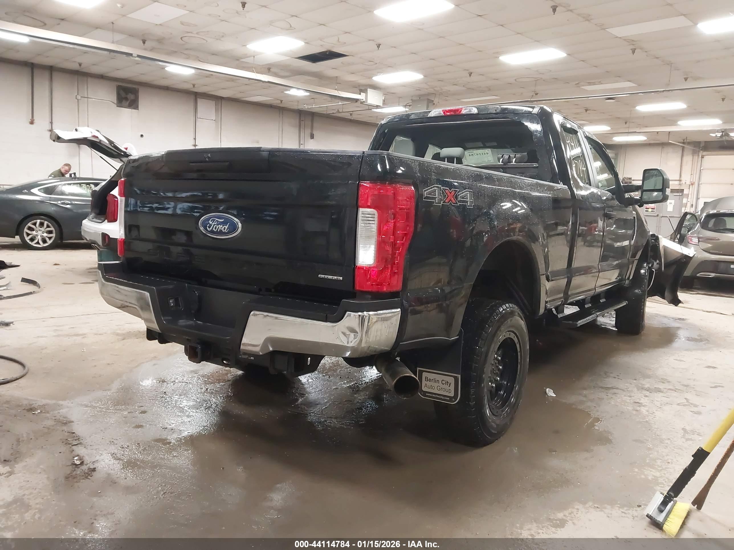 FORD F-350 image 4