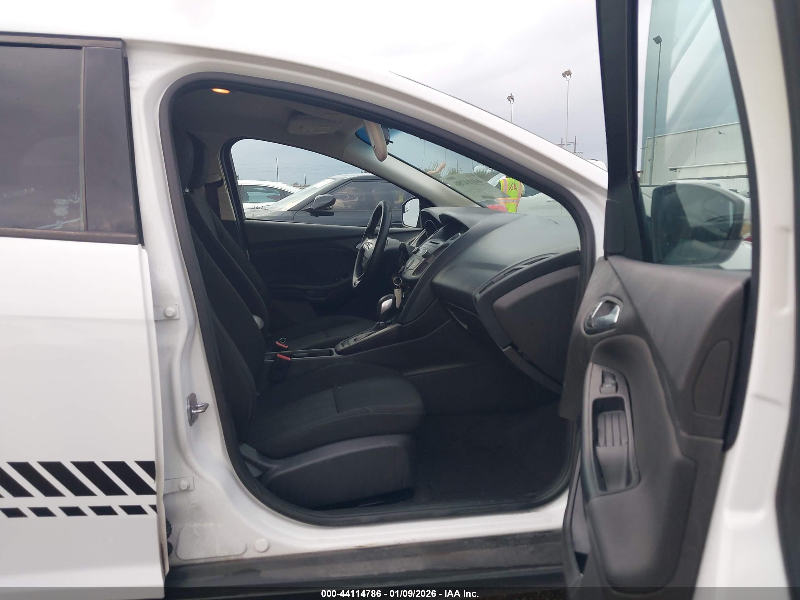 FORD FOCUS image 5