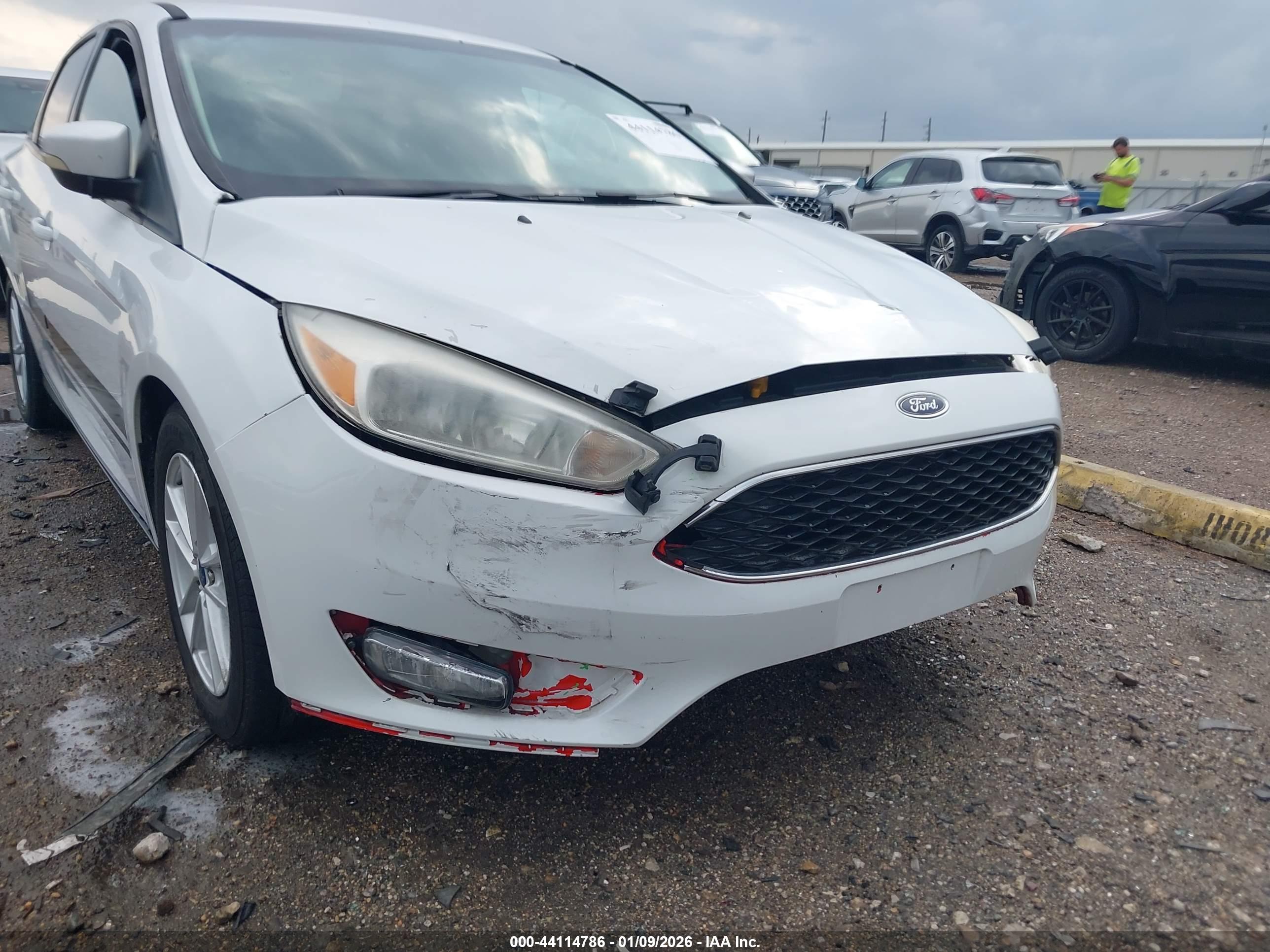 FORD FOCUS image 6