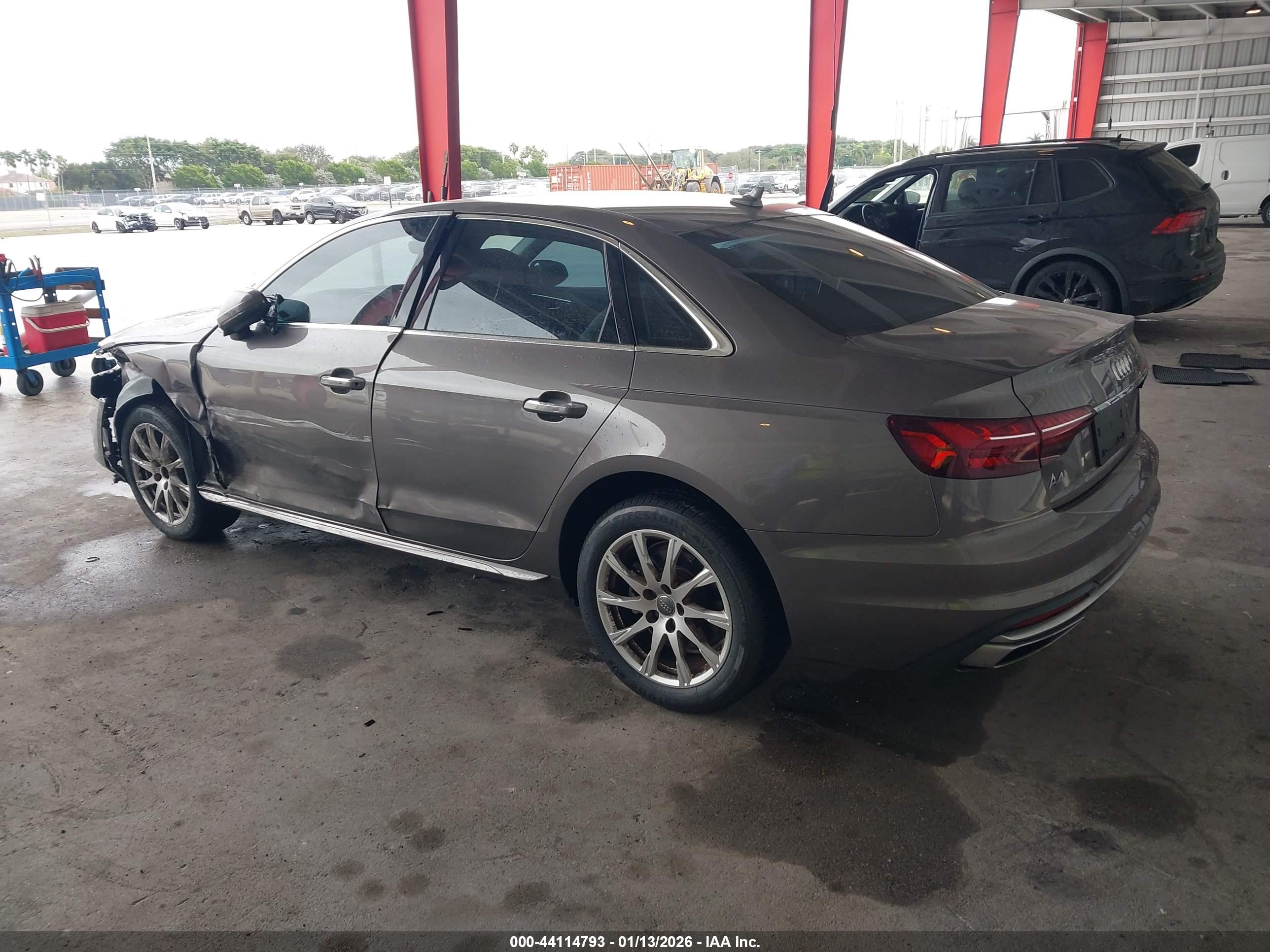 AUDI A4 image 3