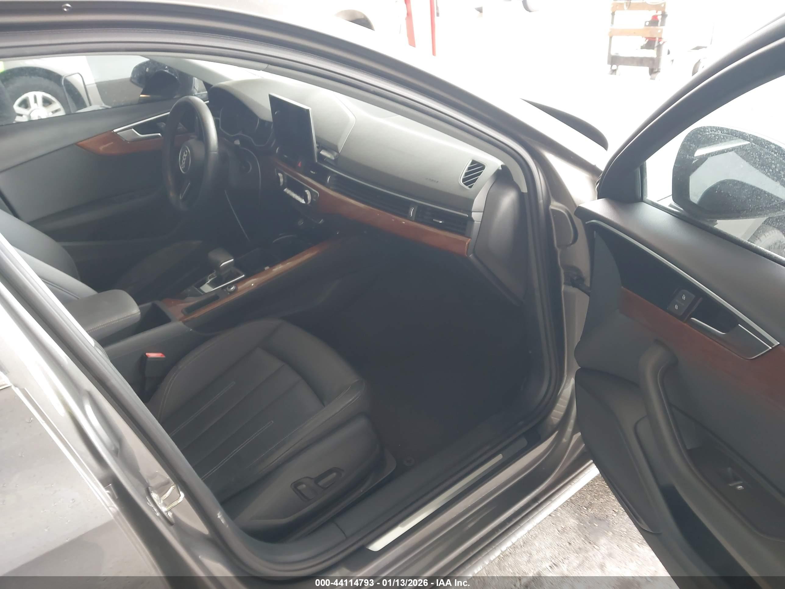 AUDI A4 image 5