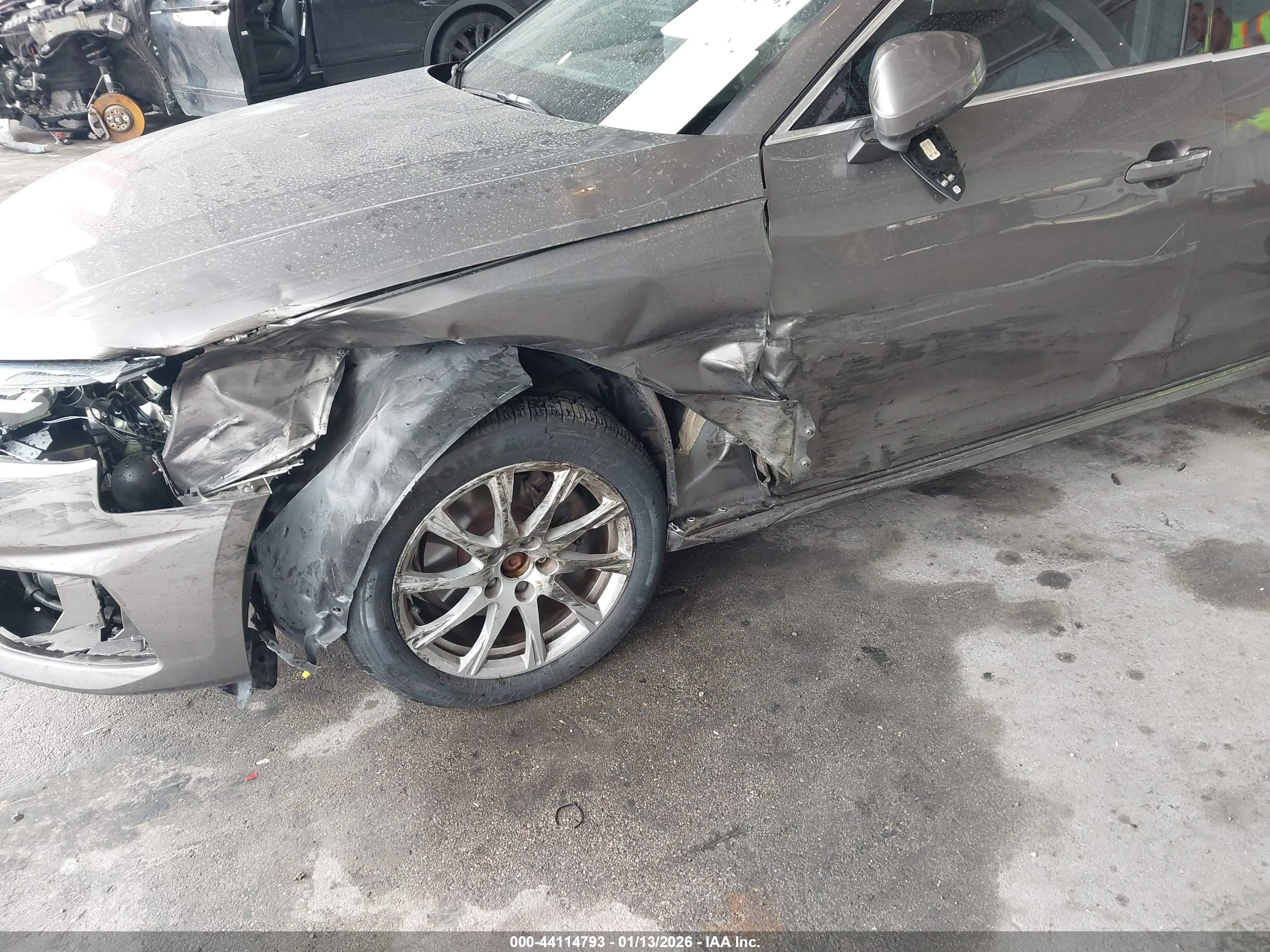 AUDI A4 image 6