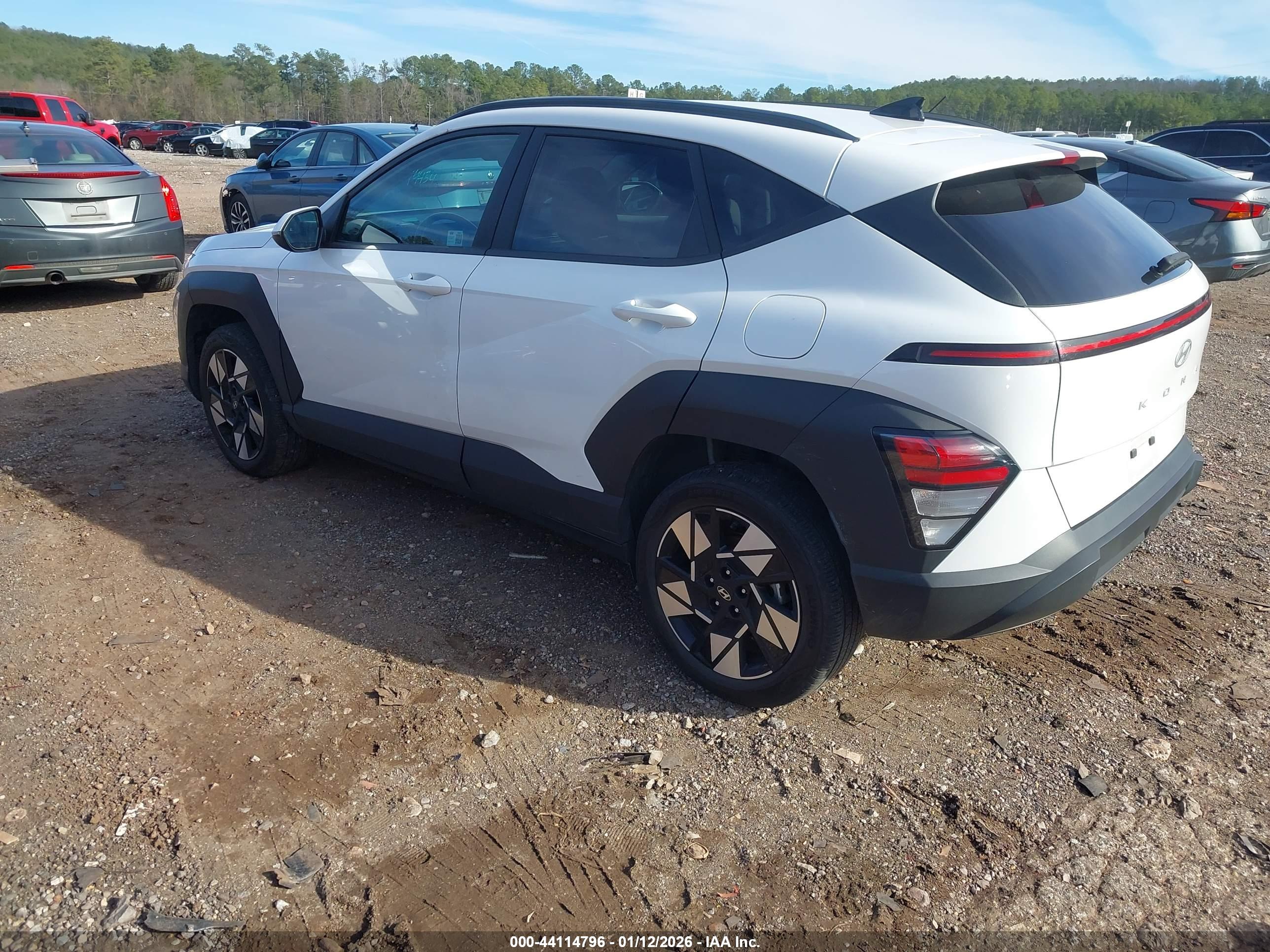 HYUNDAI KONA image 3