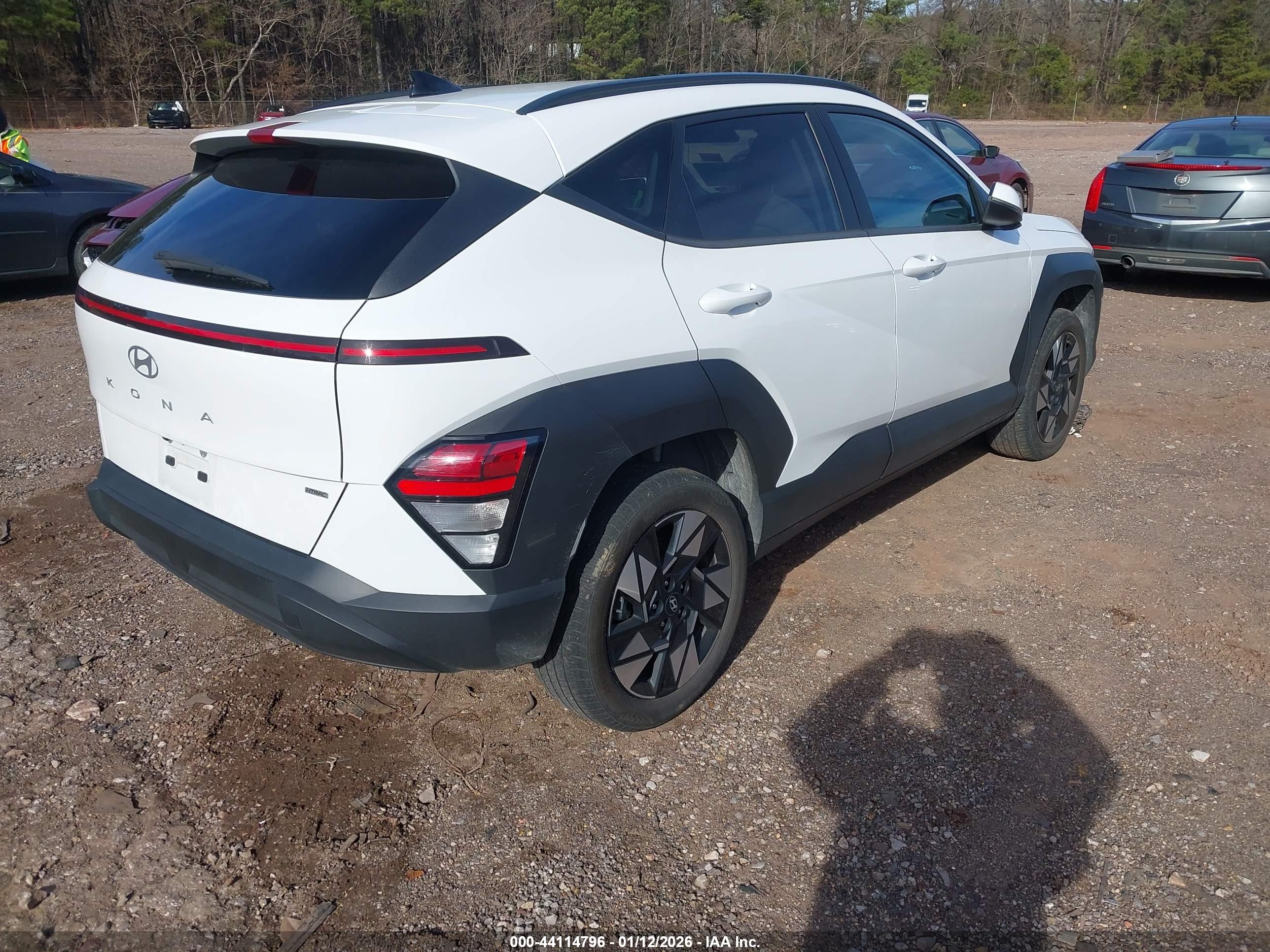 HYUNDAI KONA image 4
