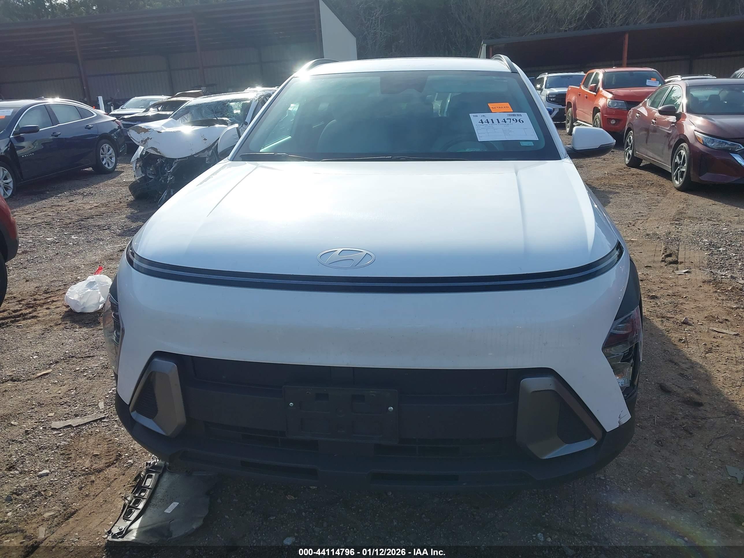 HYUNDAI KONA image 6