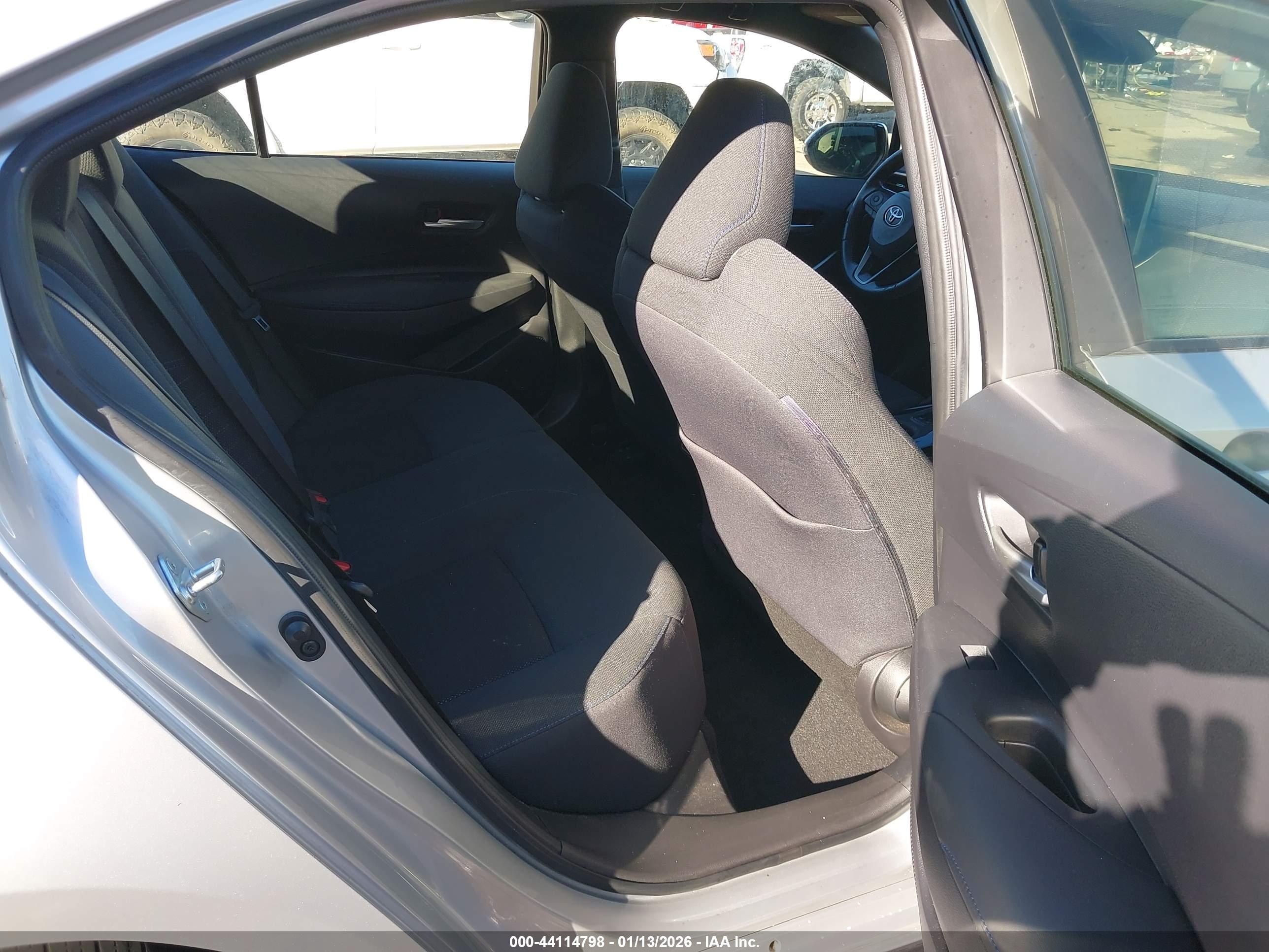 TOYOTA COROLLA image 8