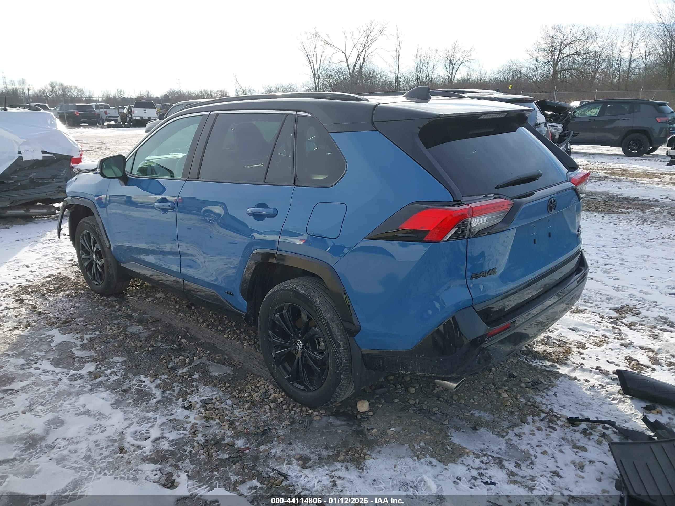 TOYOTA RAV4 image 3