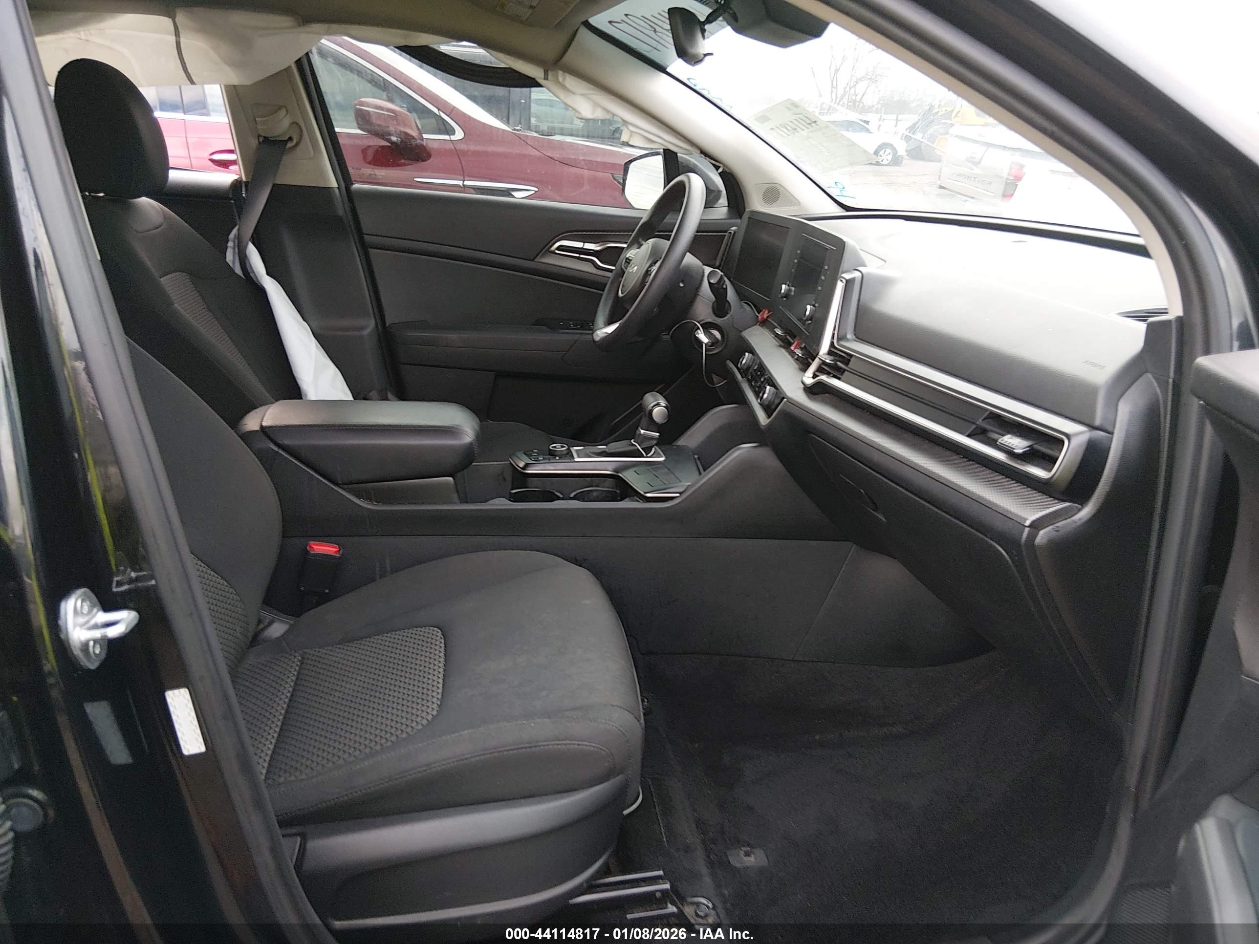 KIA SPORTAGE image 5
