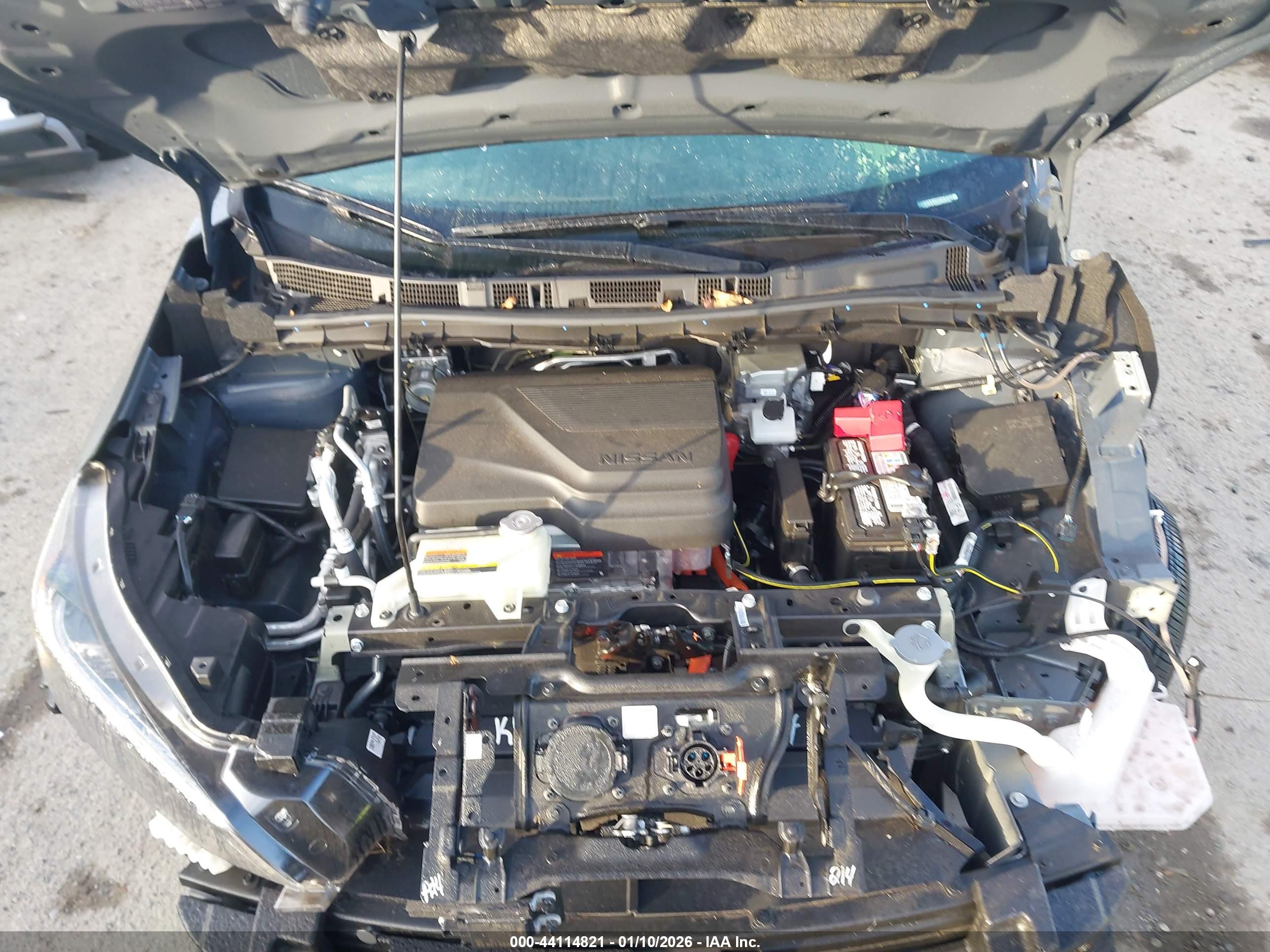 NISSAN LEAF image 10