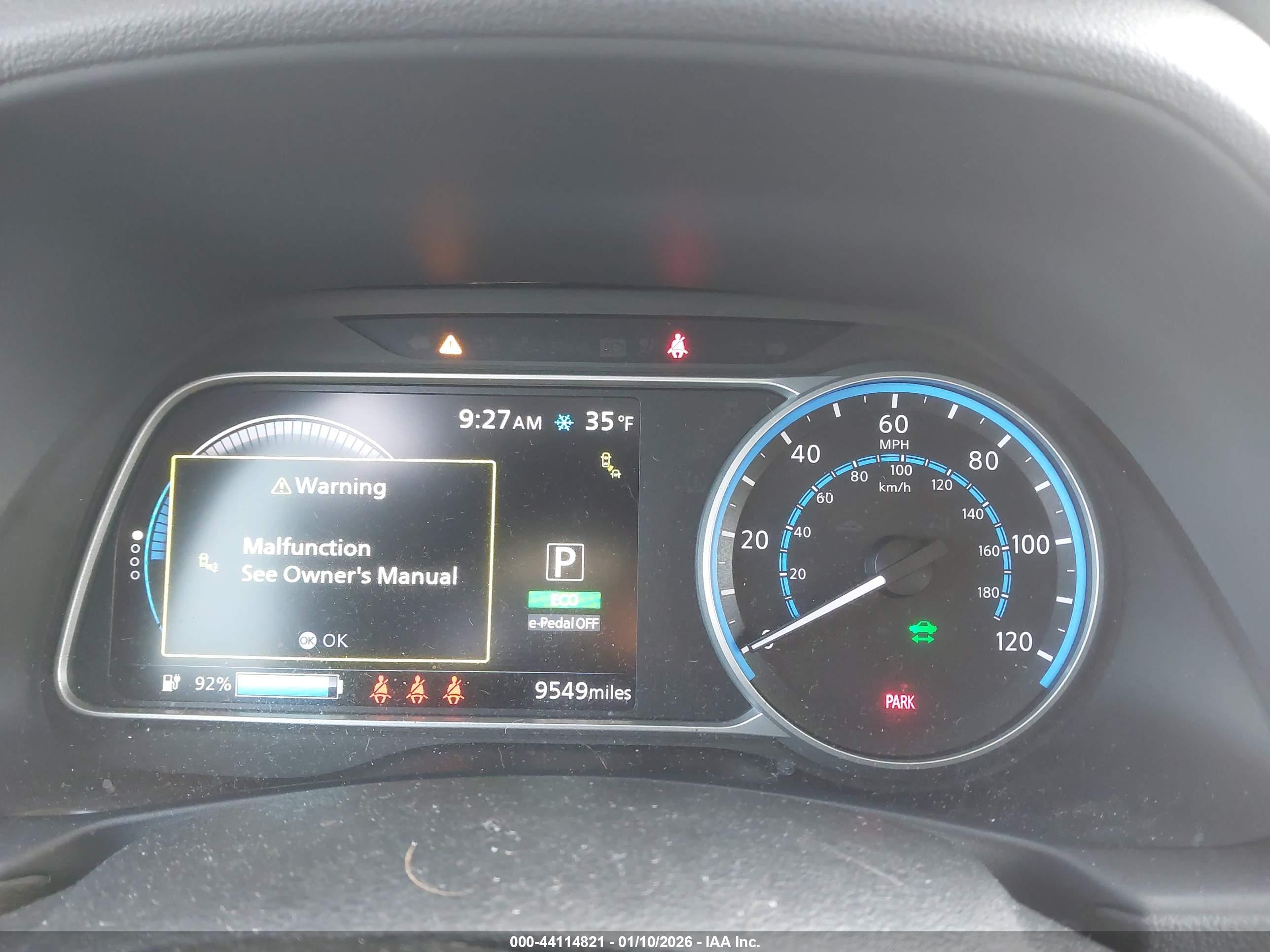 NISSAN LEAF image 7
