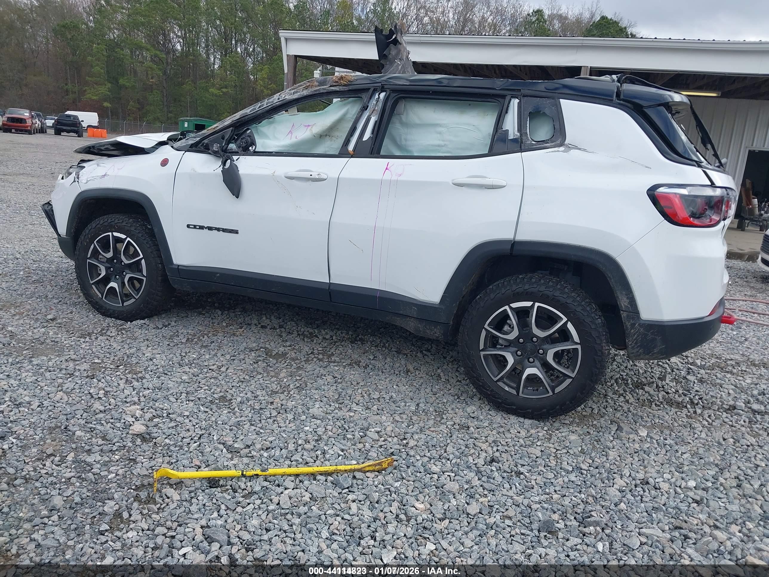 JEEP COMPASS image 3