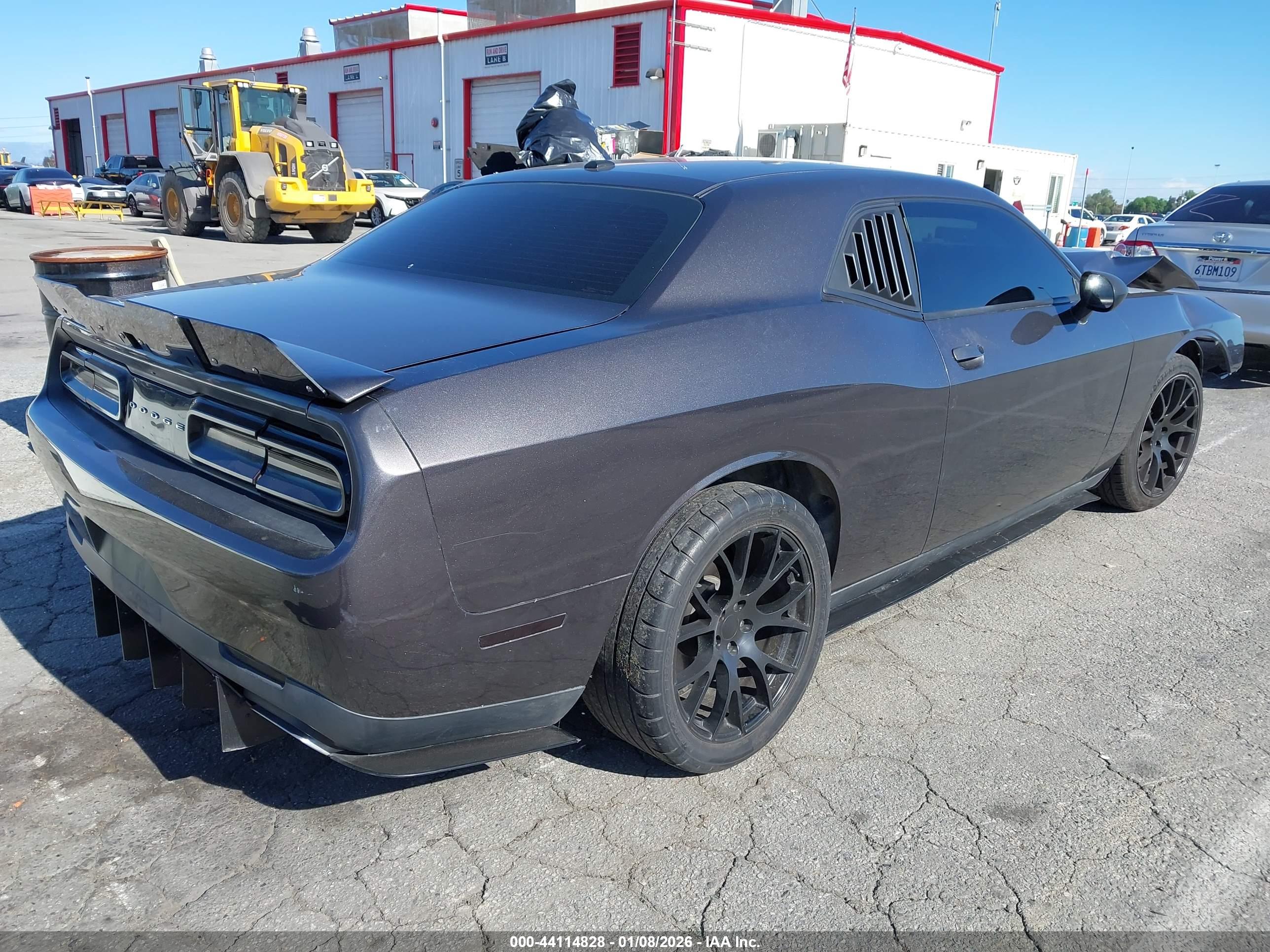 DODGE CHALLENGER image 4