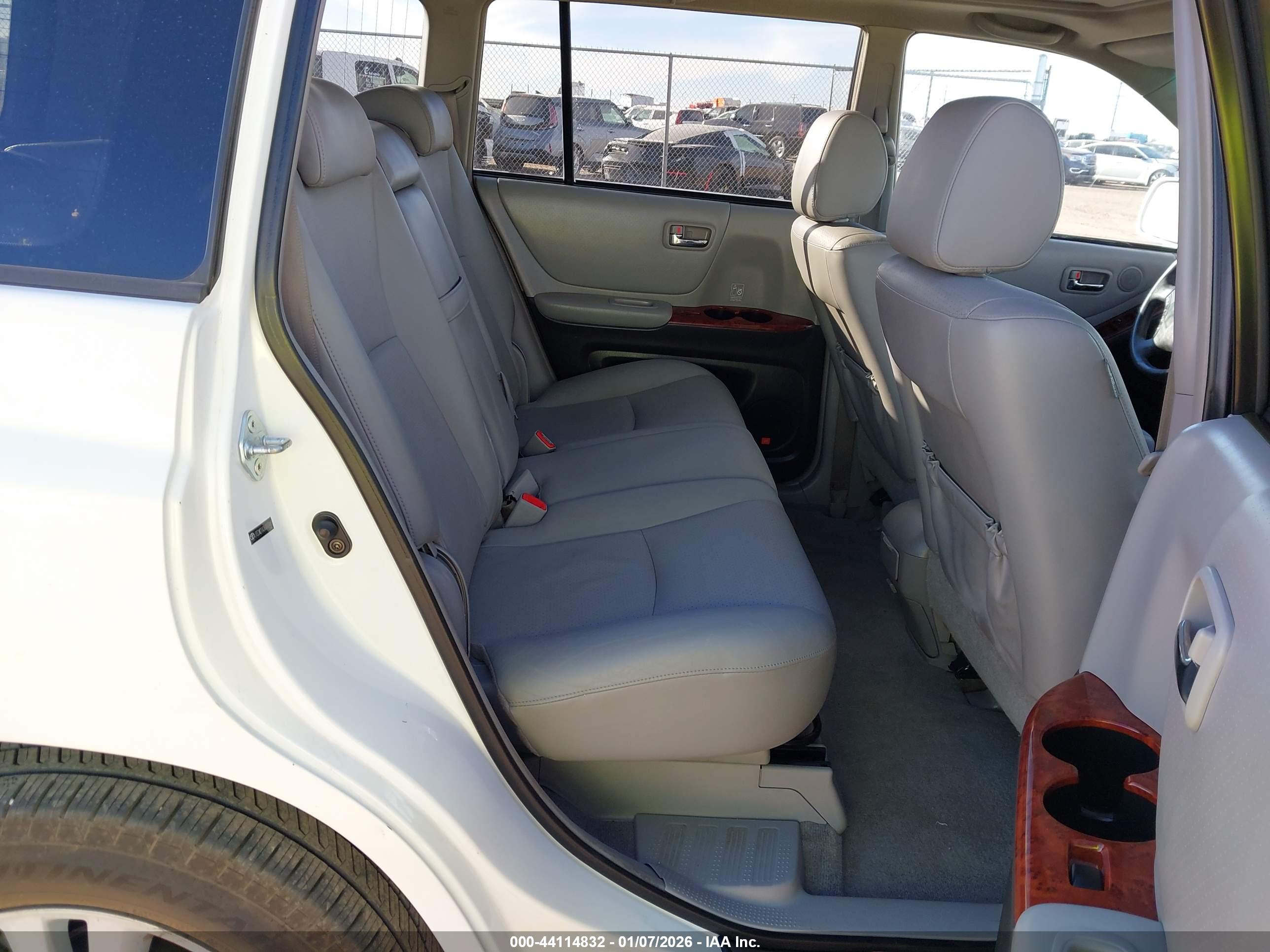 TOYOTA HIGHLANDER image 8