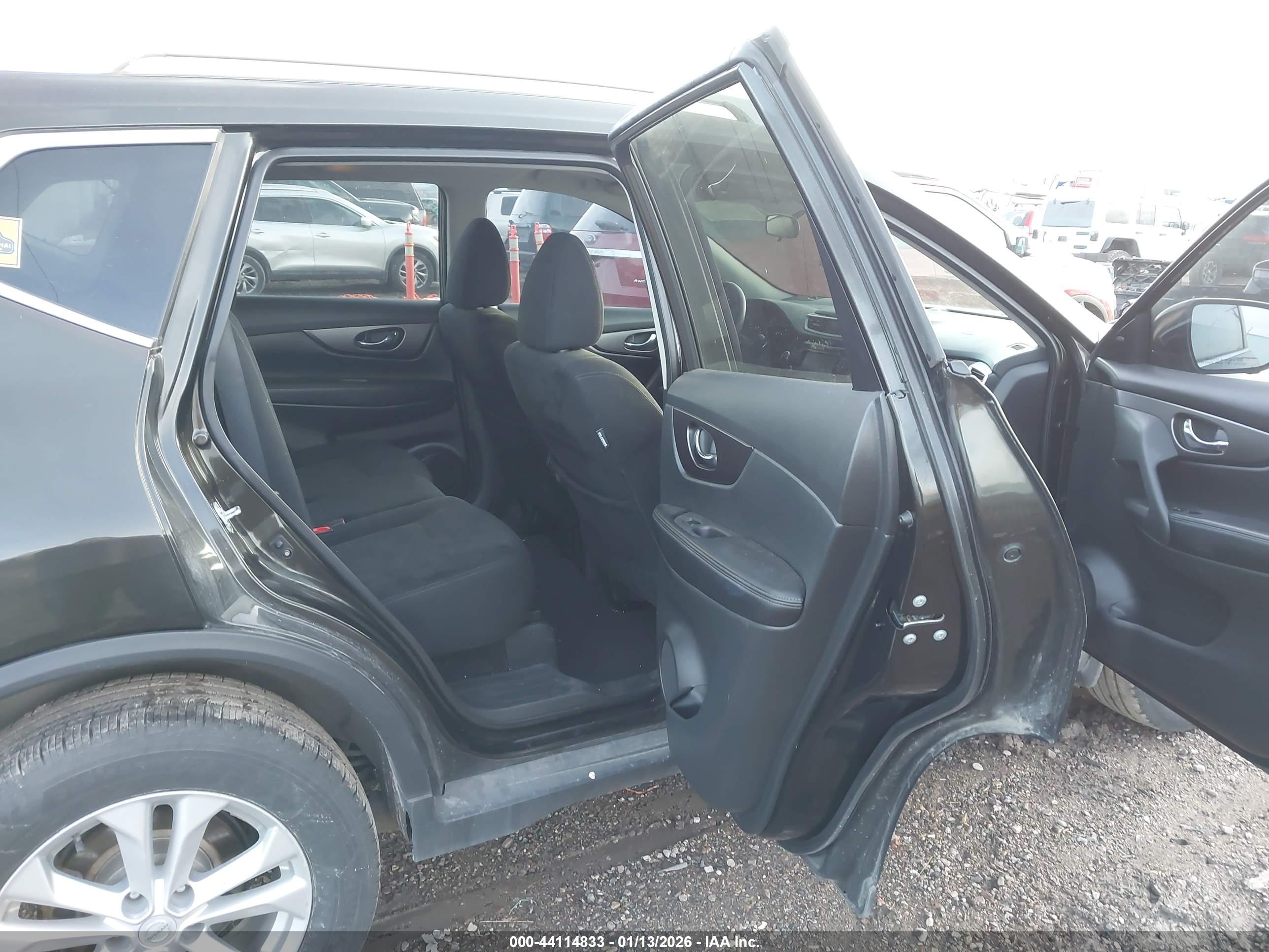 NISSAN ROGUE image 8