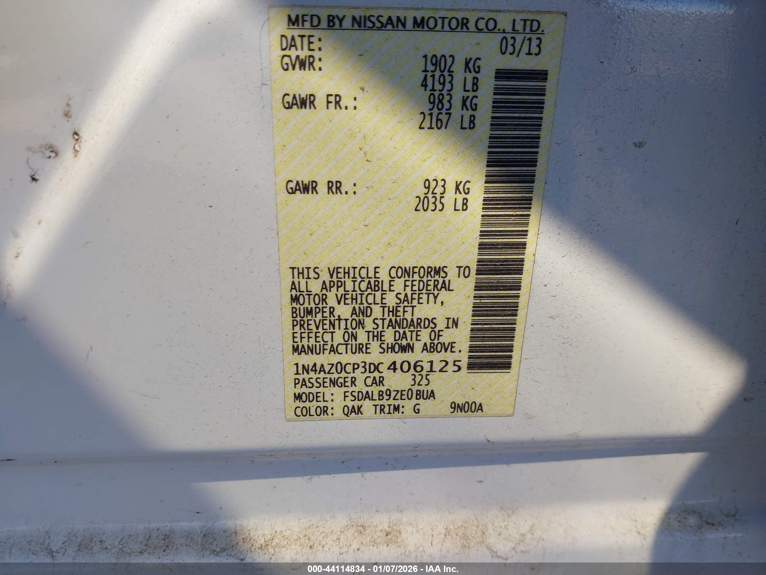 NISSAN LEAF image 9