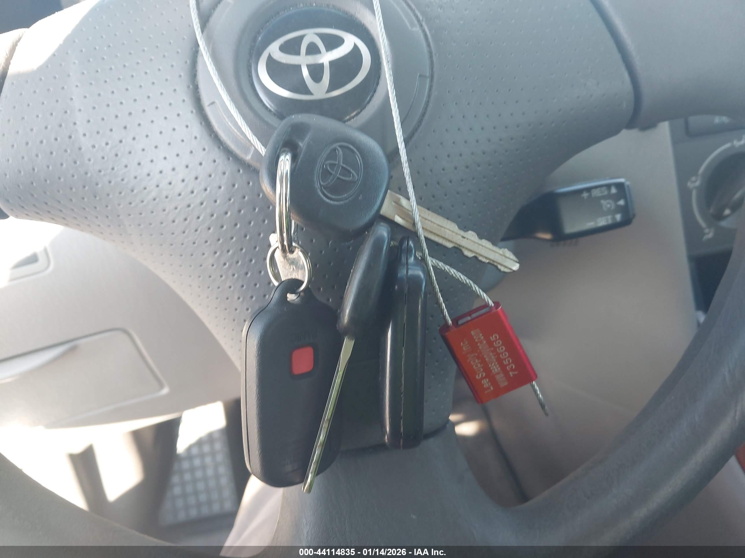 TOYOTA COROLLA image 11