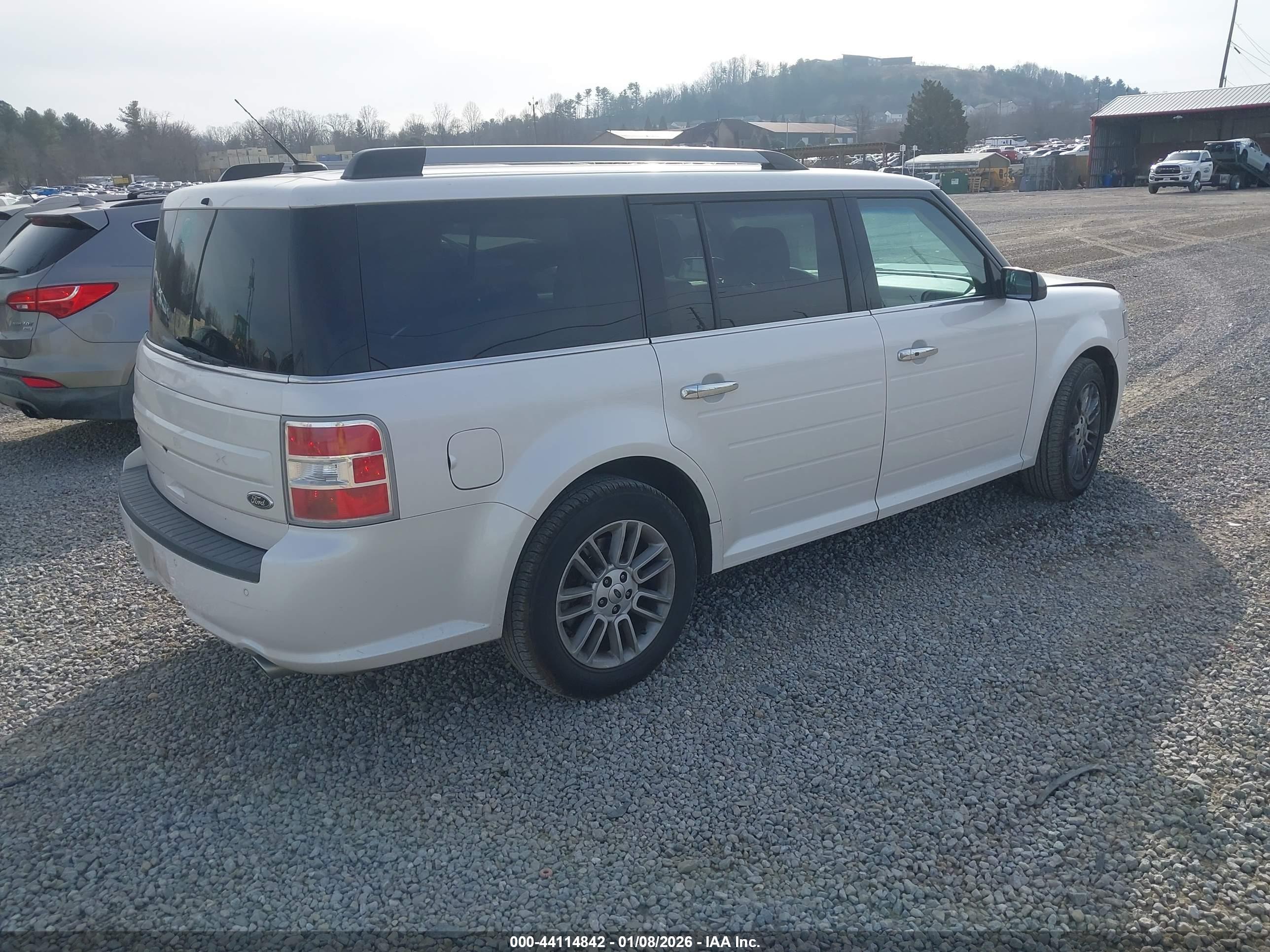 FORD FLEX image 4