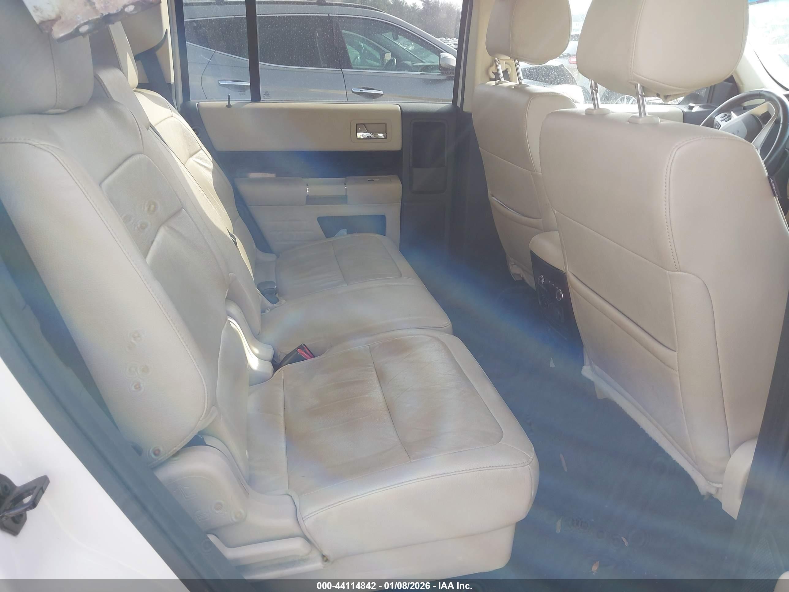FORD FLEX image 8