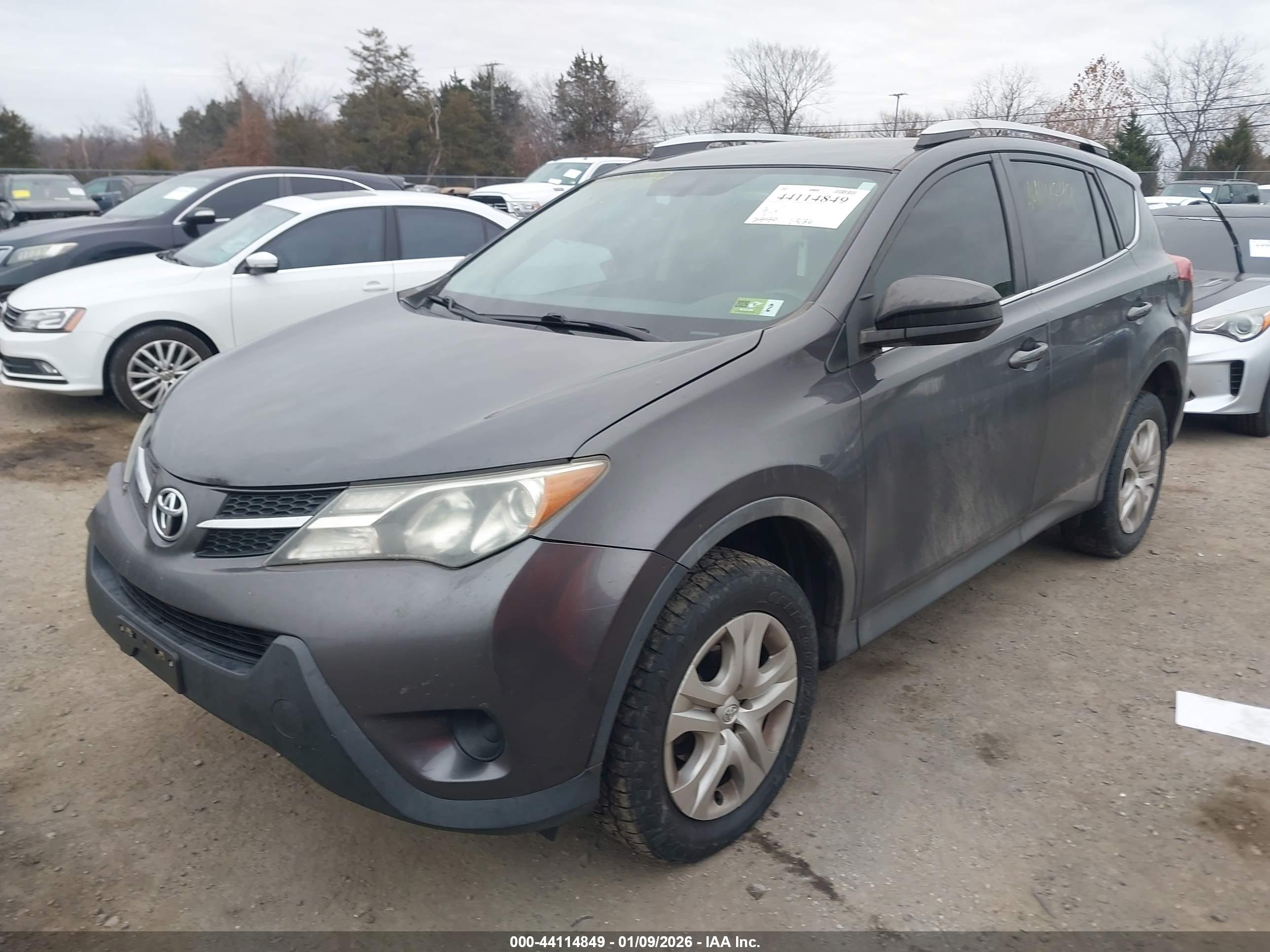 TOYOTA RAV4 image 2