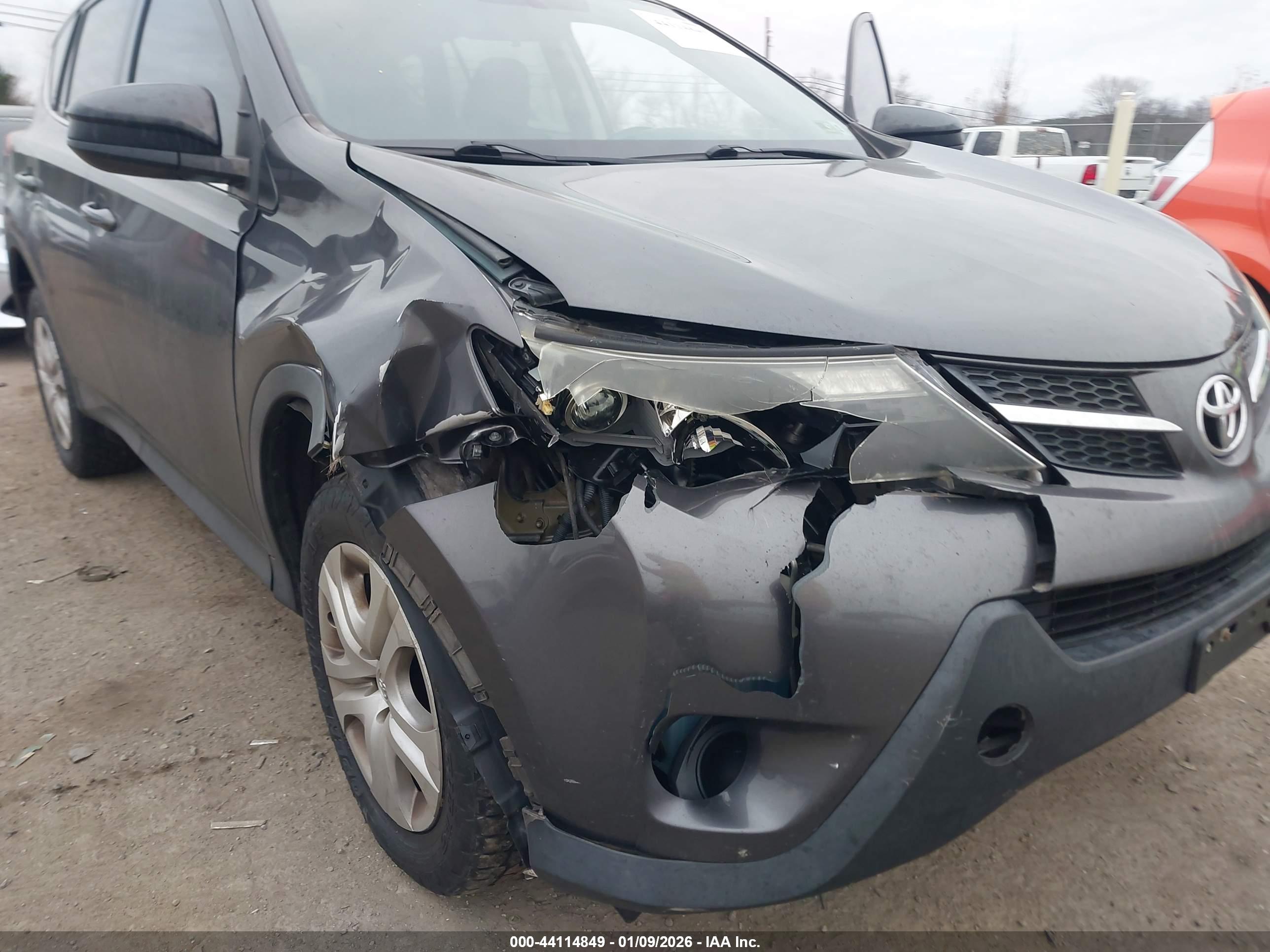 TOYOTA RAV4 image 6