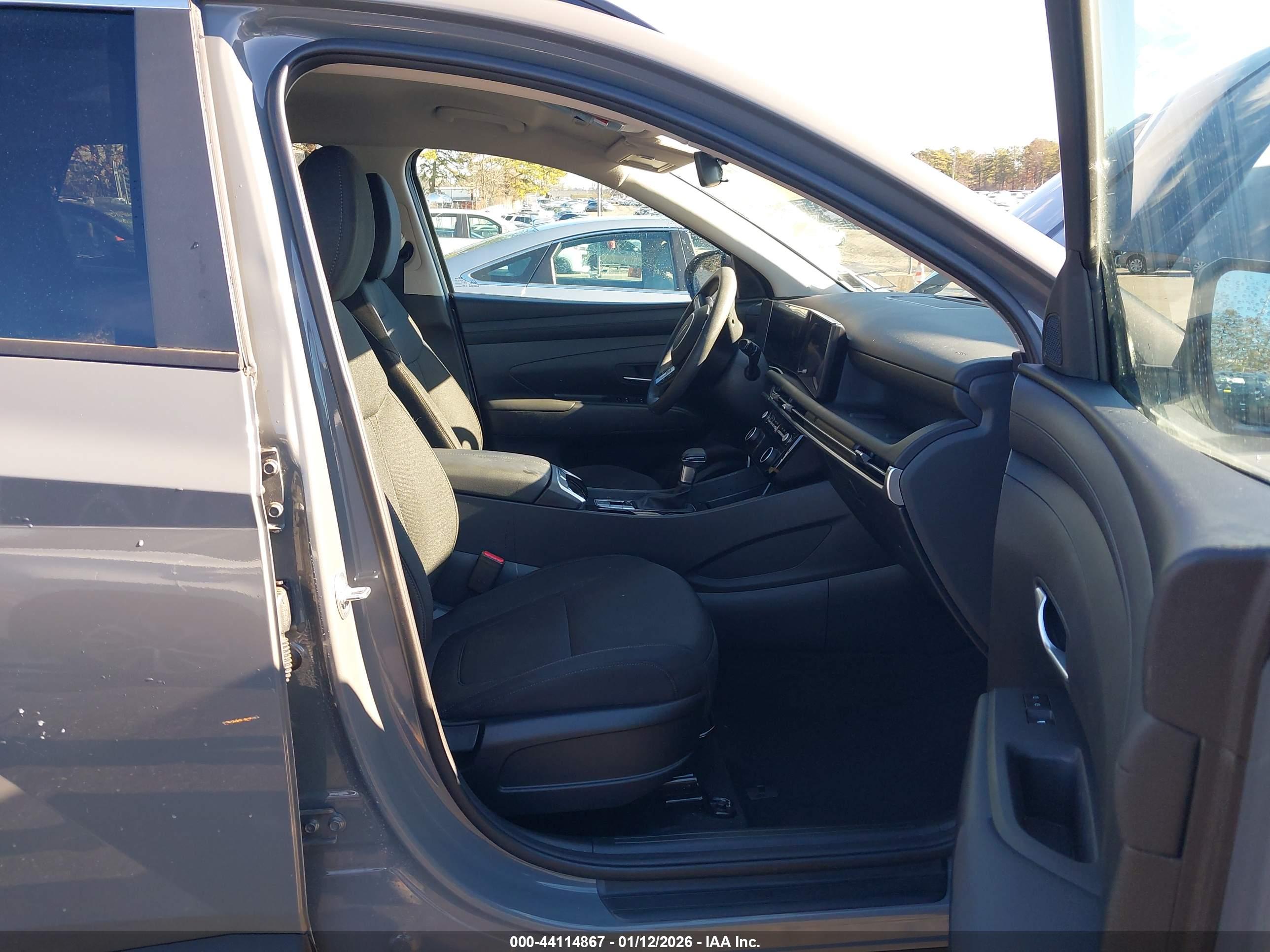 HYUNDAI TUCSON image 5