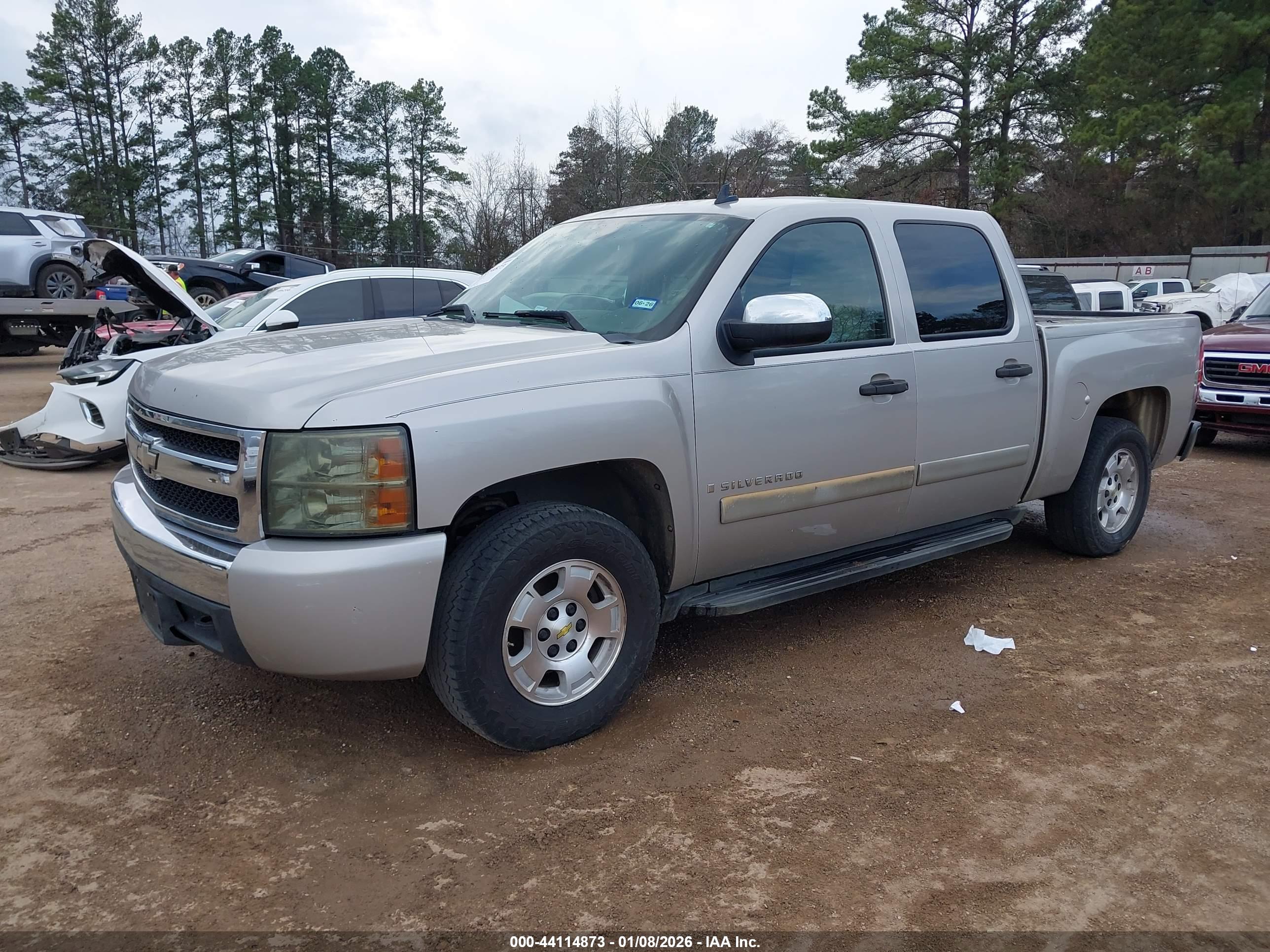CHEVROLET SILVERADO image 2