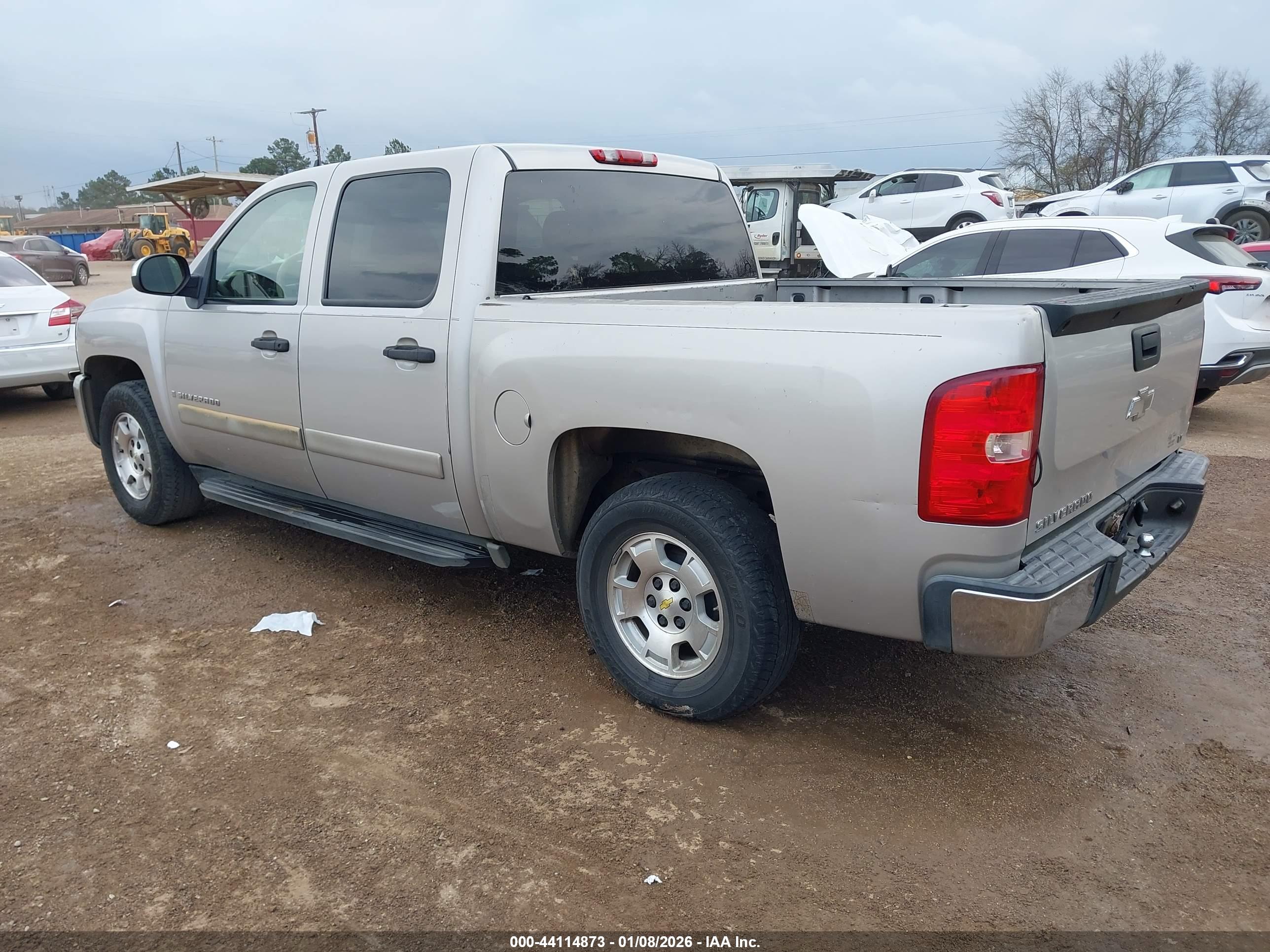 CHEVROLET SILVERADO image 3
